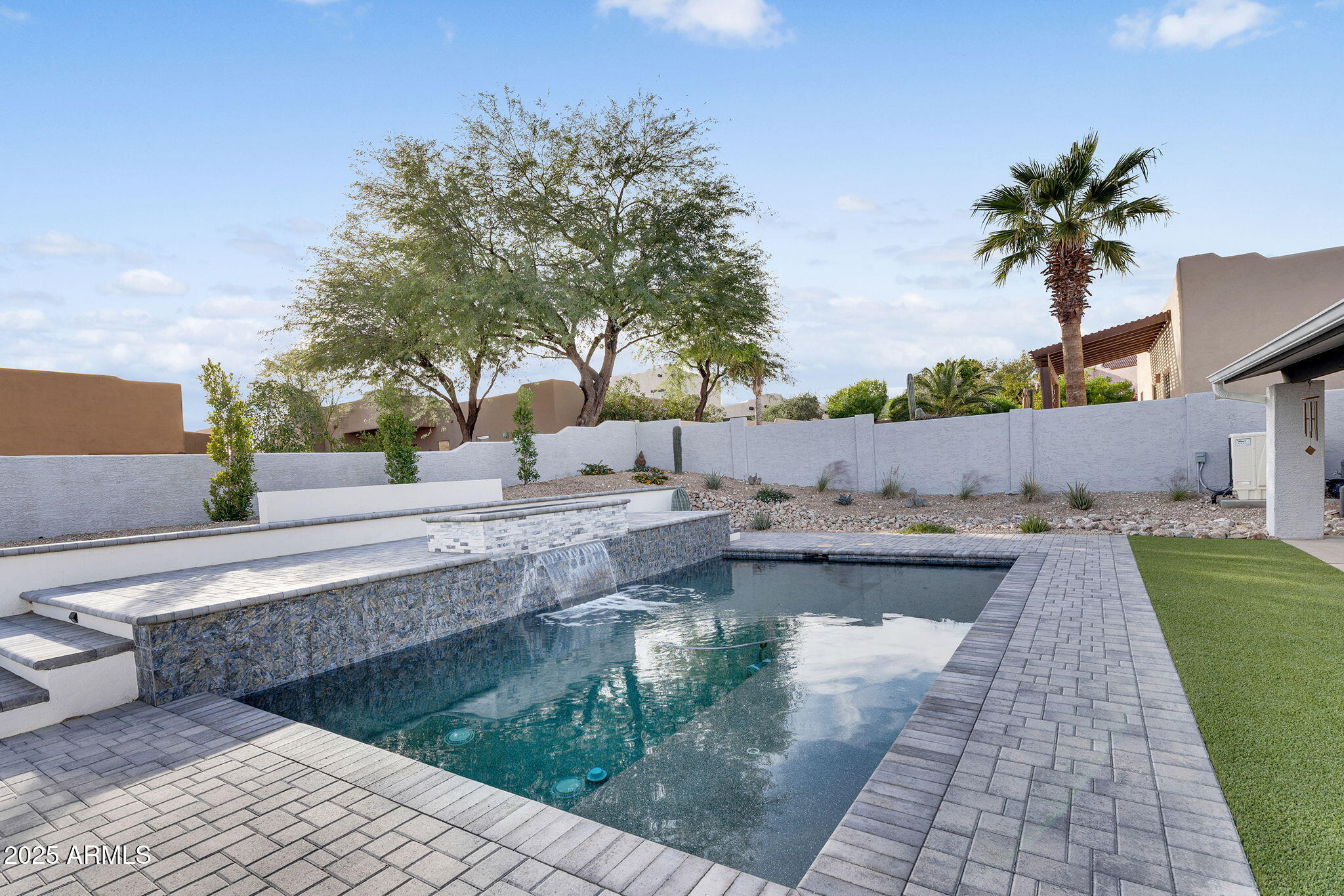 15543 E CHOLLA Drive