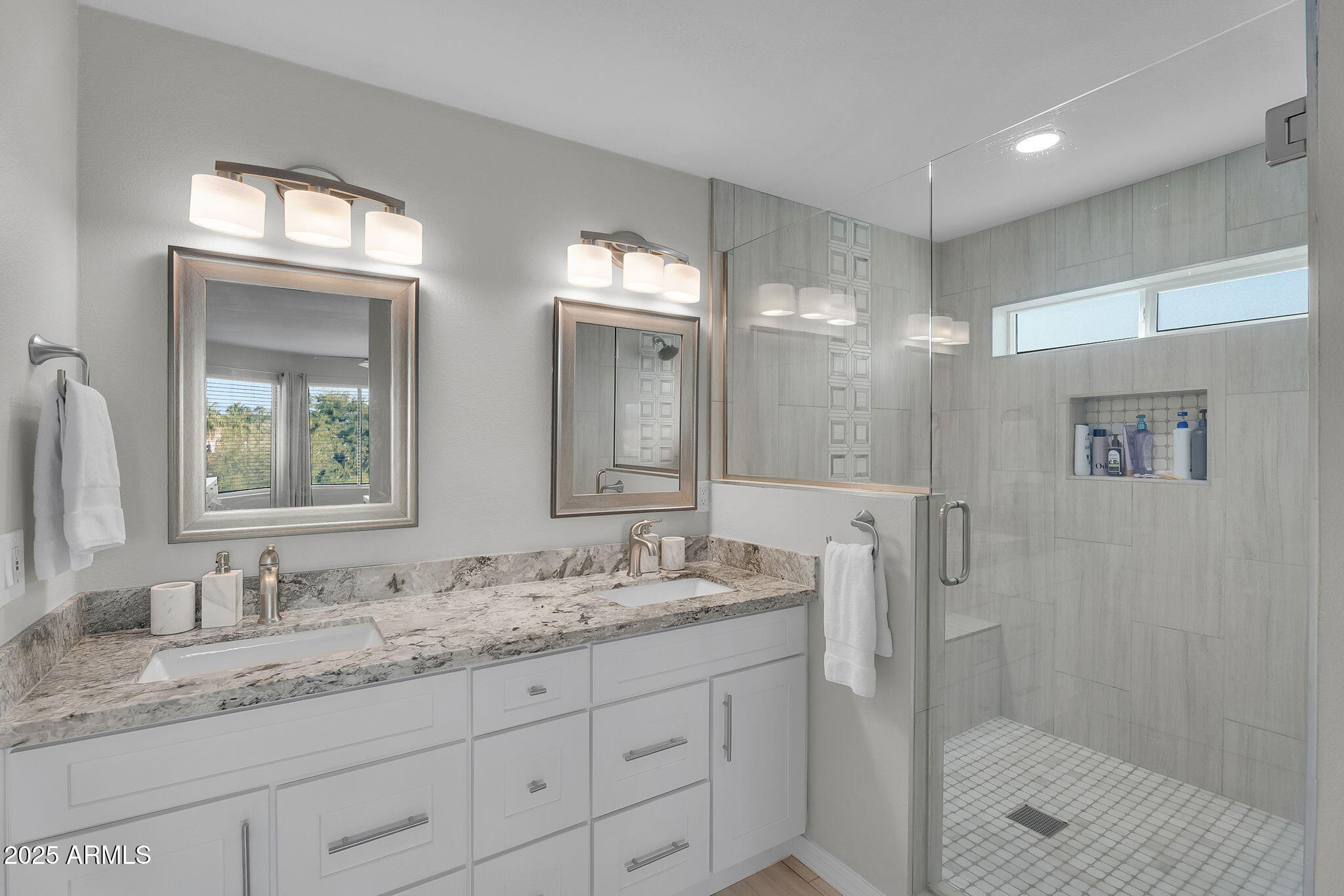 15543 E CHOLLA Drive