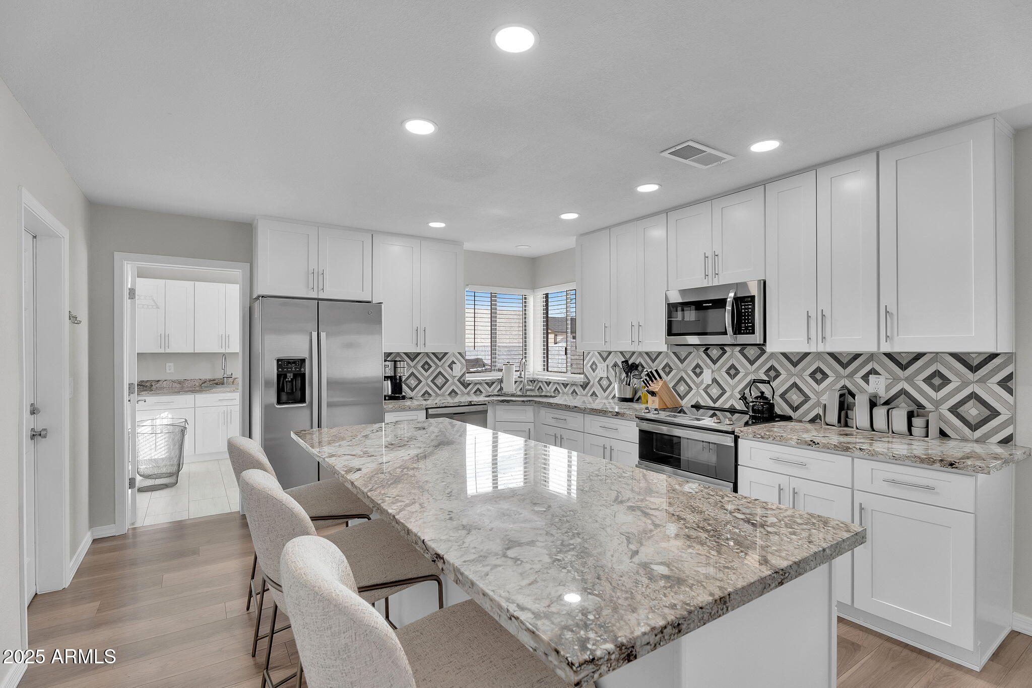 15543 E CHOLLA Drive