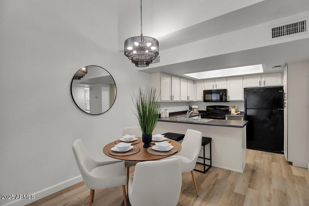 819 N COLLEGE Avenue I123