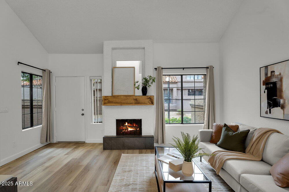 819 N COLLEGE Avenue I123