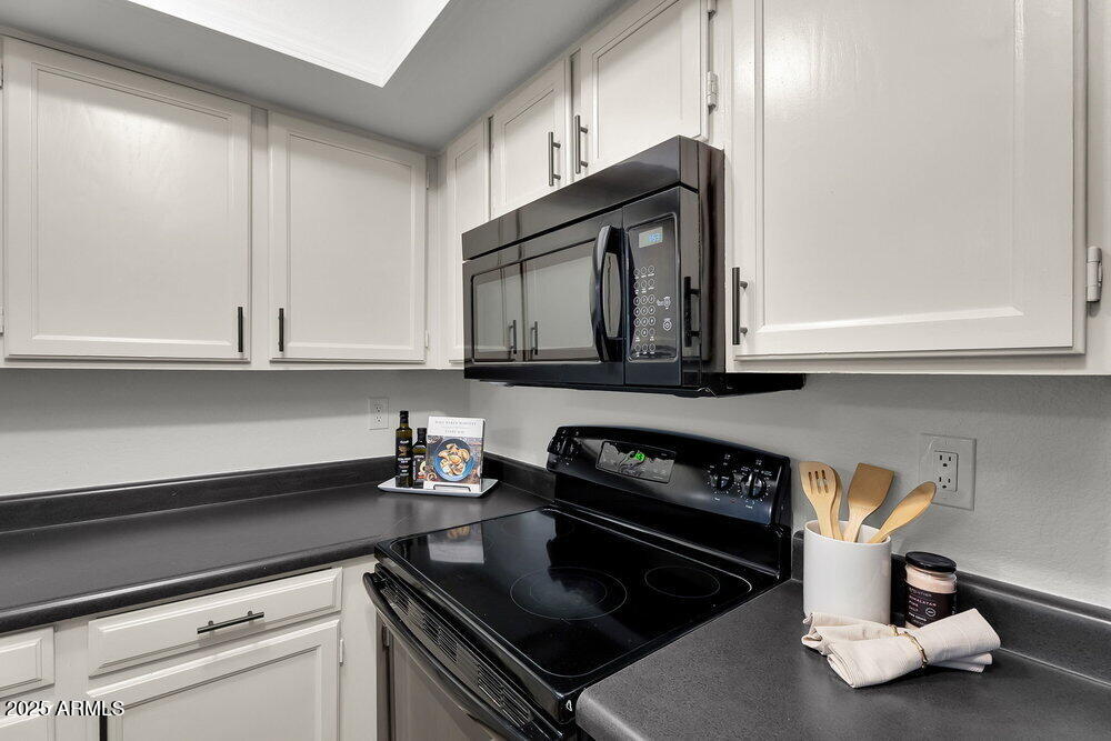 819 N COLLEGE Avenue I123