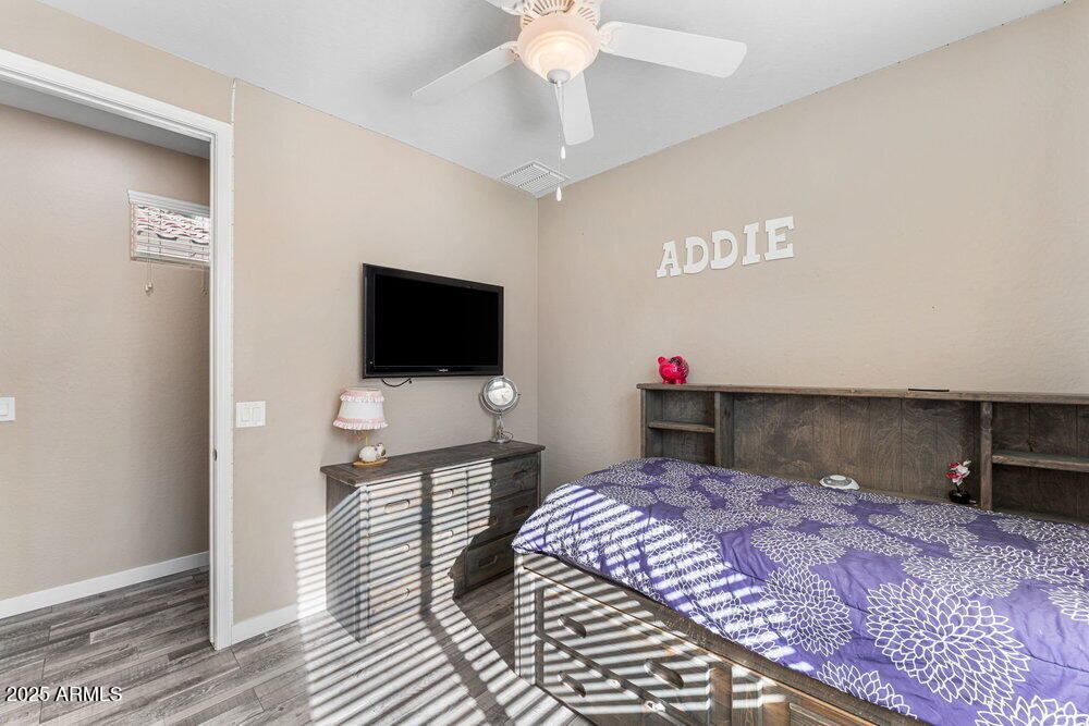 5871 S PARKCREST Street