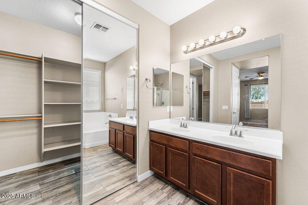 5871 S PARKCREST Street