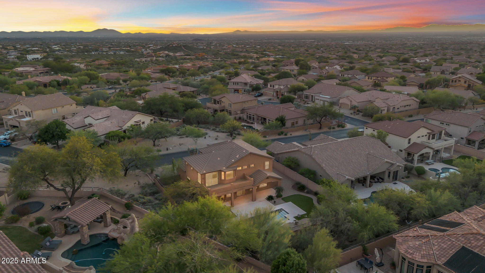 8164 E SIENNA Street