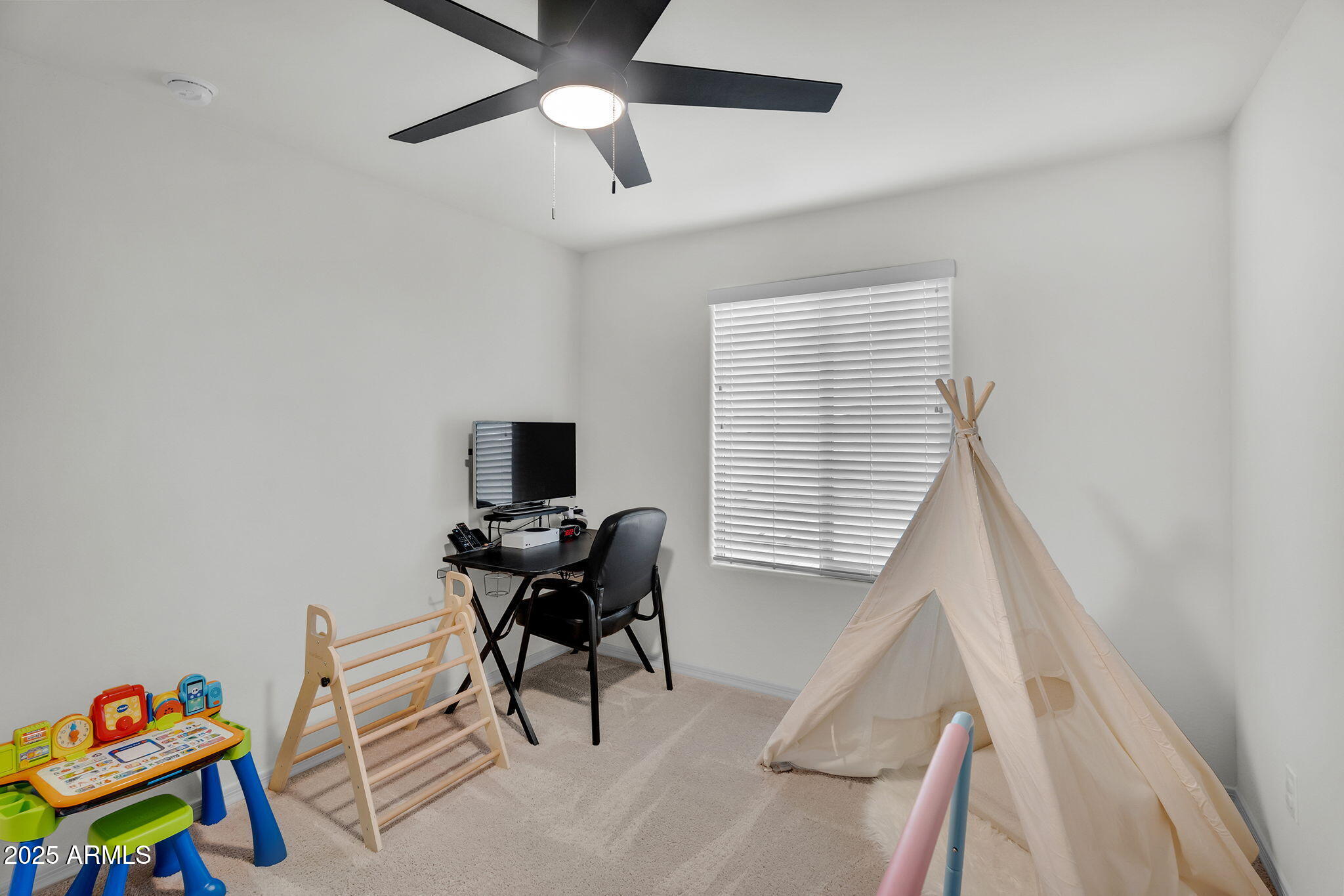 32209 N DAYLIGHT Drive