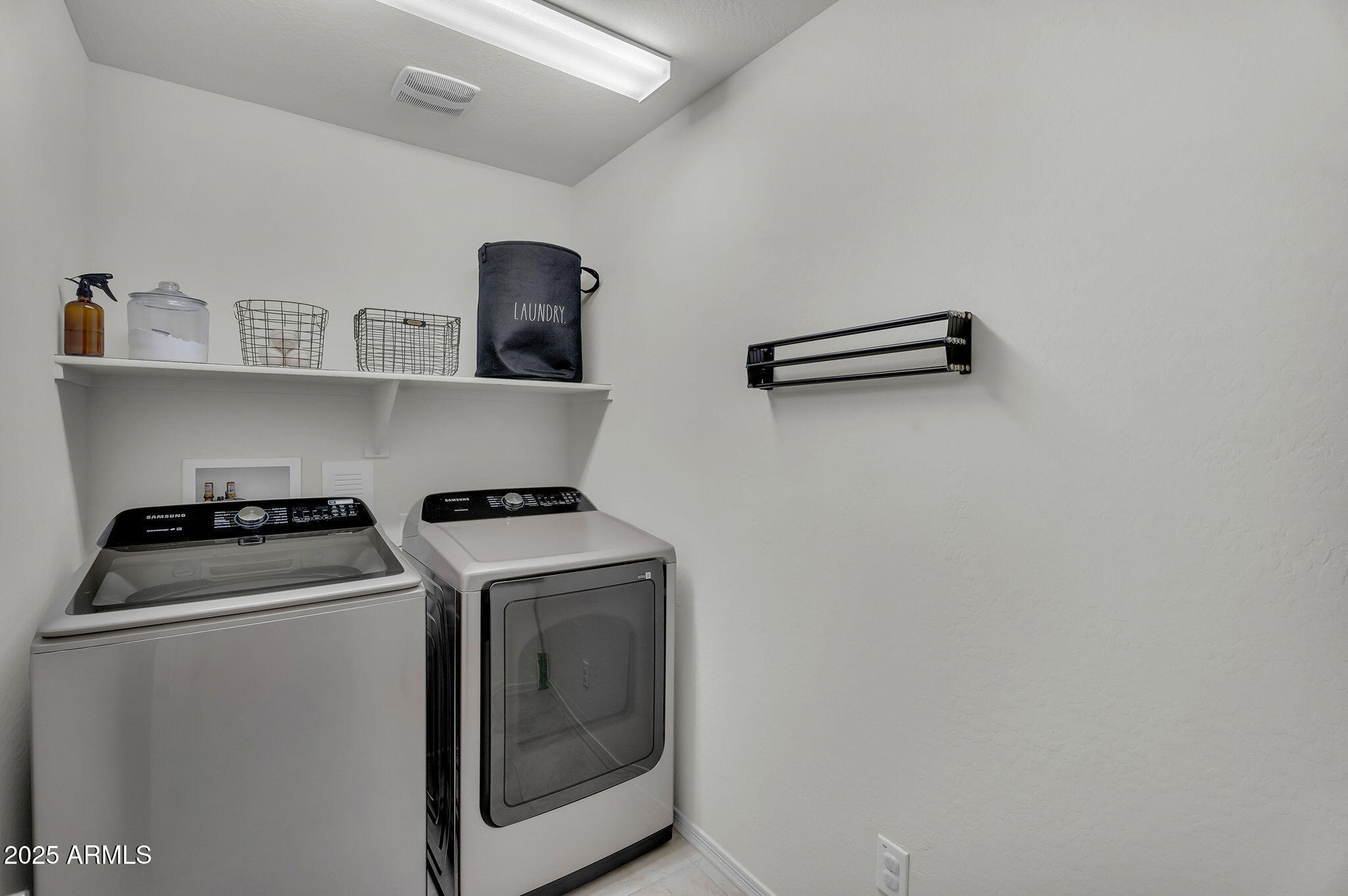 32209 N DAYLIGHT Drive