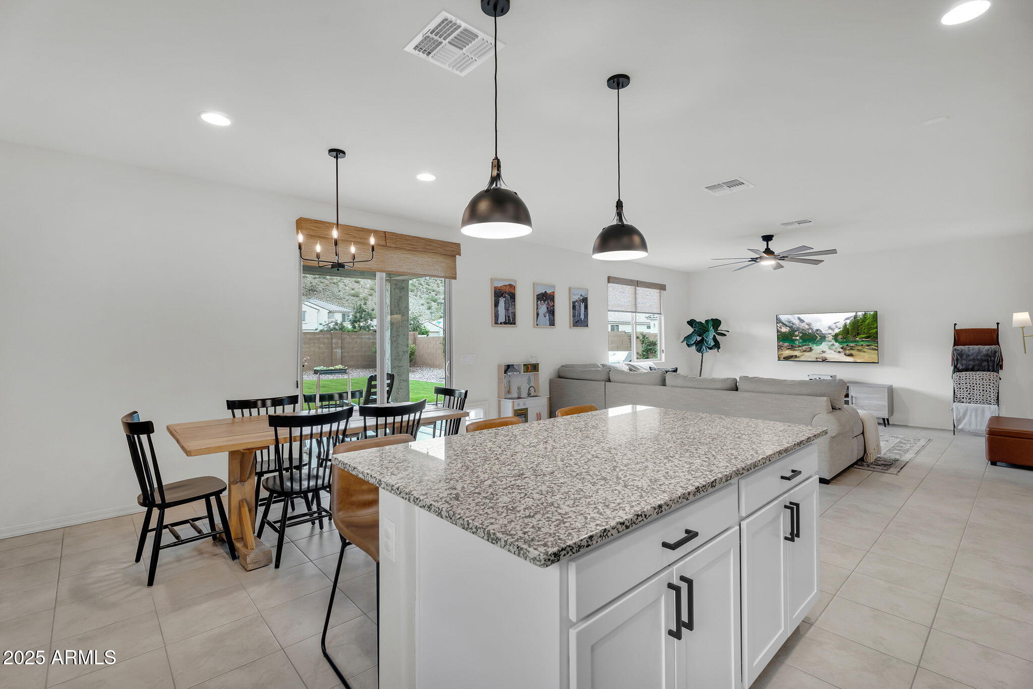 32209 N DAYLIGHT Drive