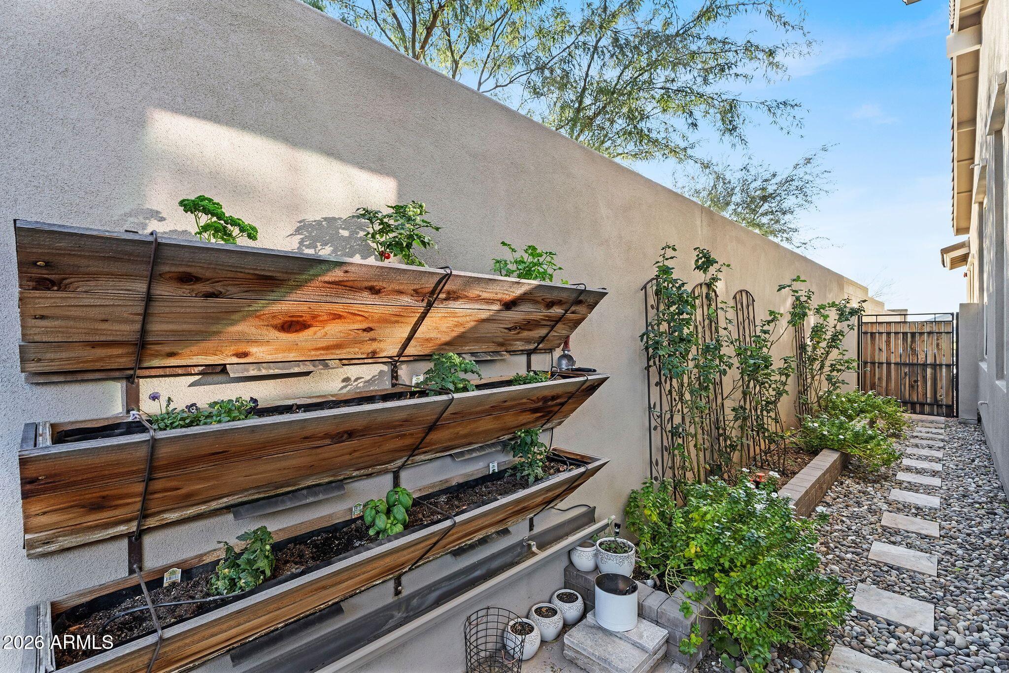 38500 N SCHOOL HOUSE Road 21