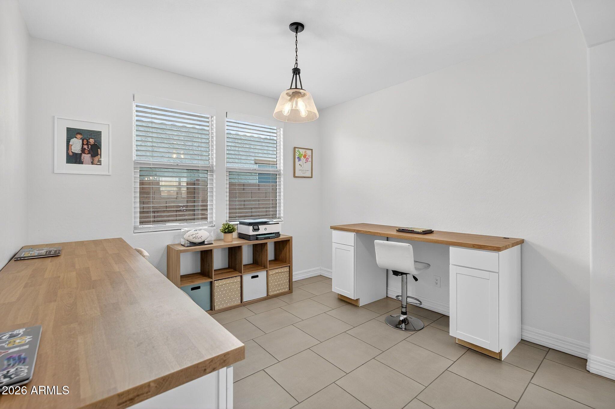 9511 E SATURN Avenue