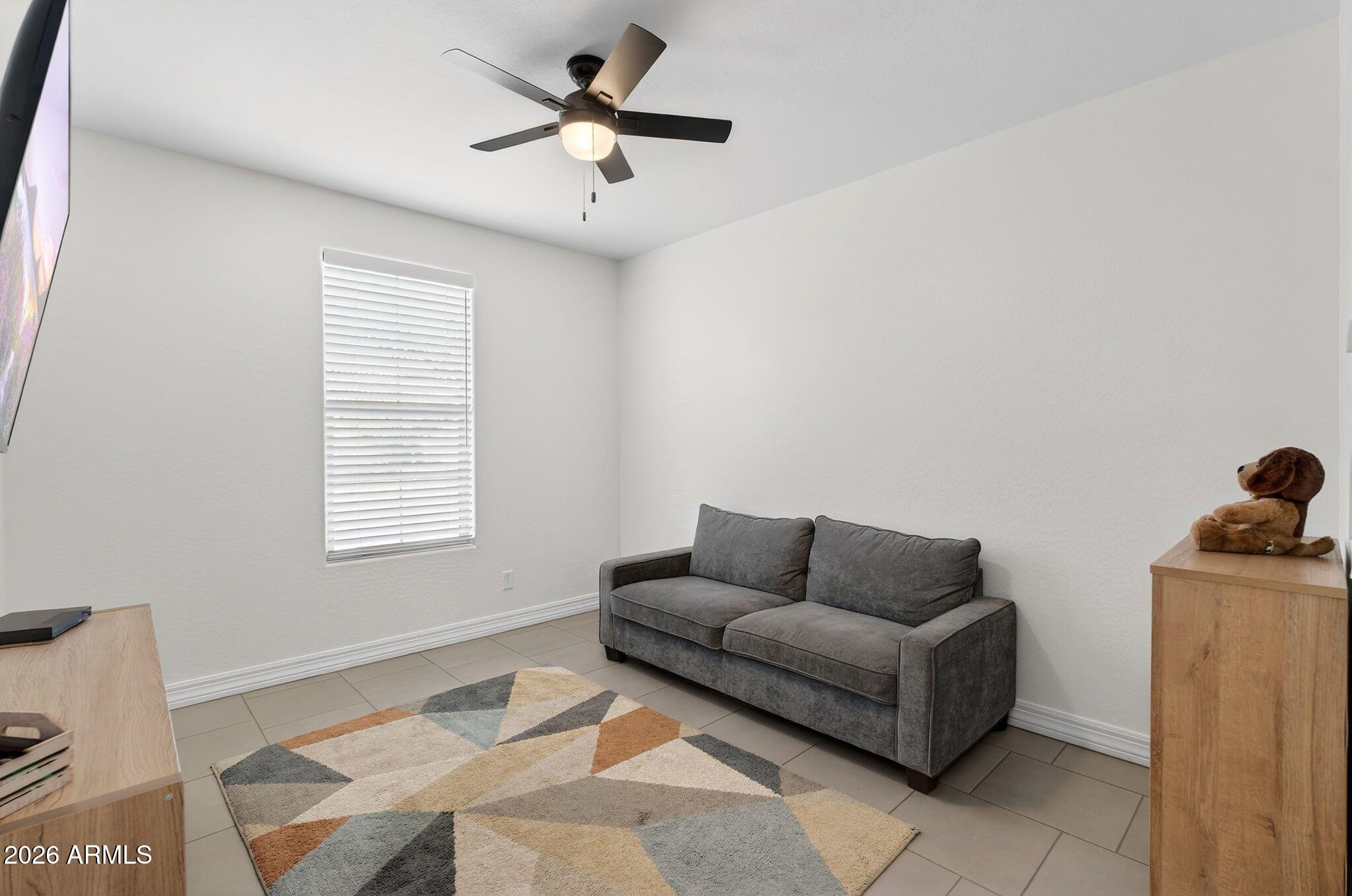 9511 E SATURN Avenue