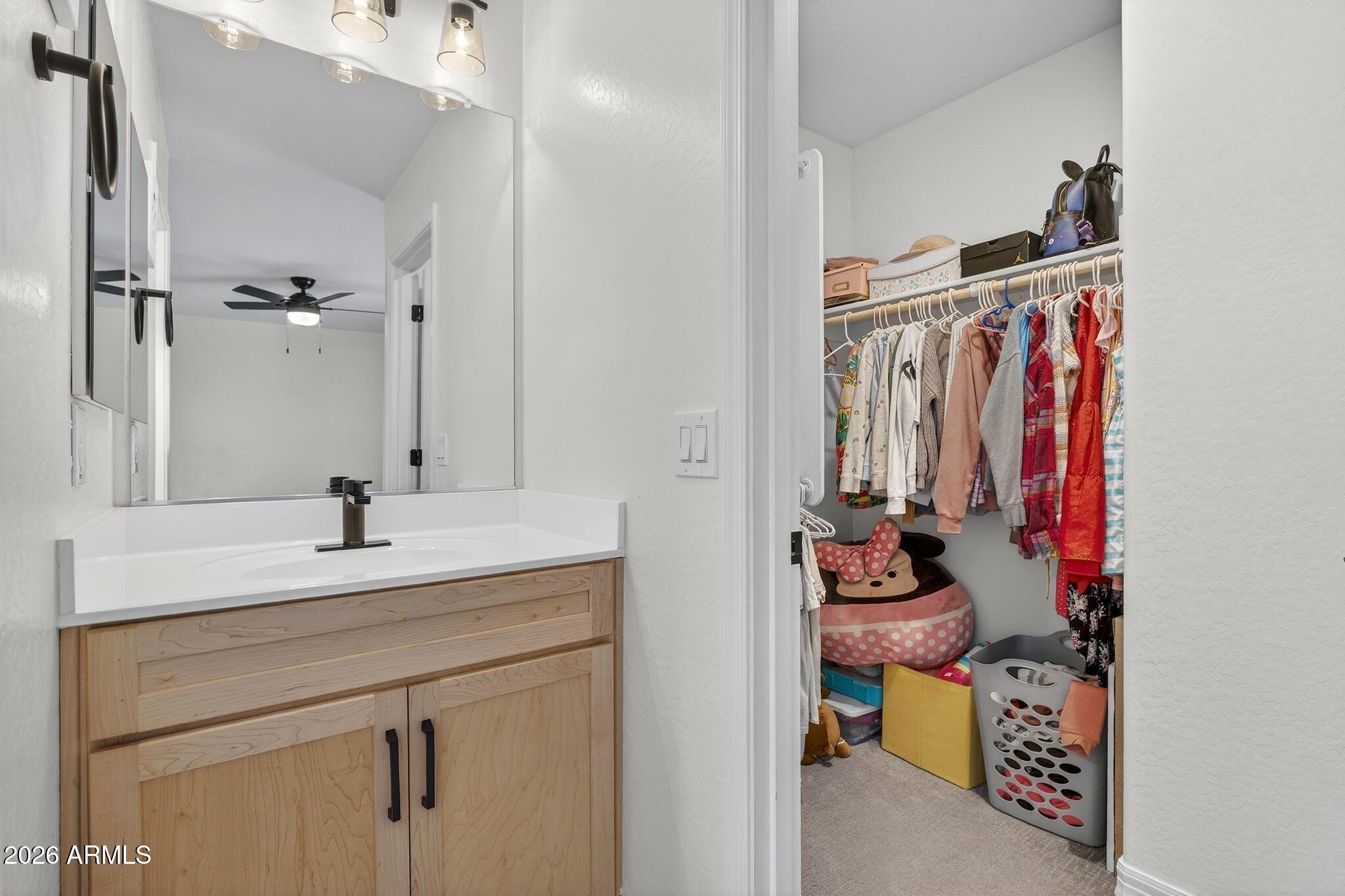 9511 E SATURN Avenue