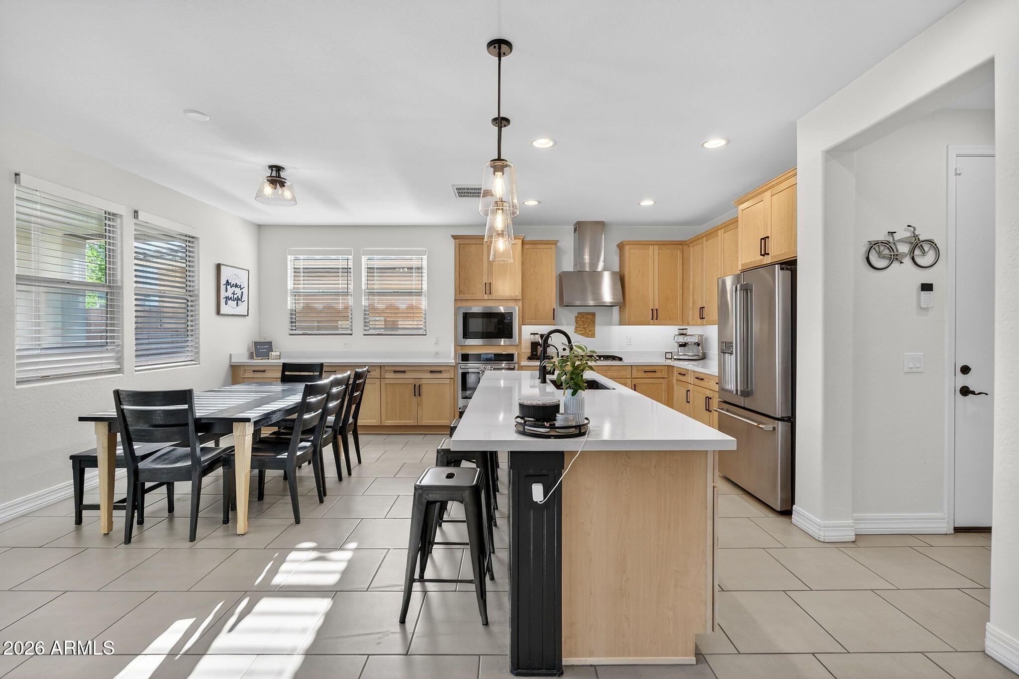 9511 E SATURN Avenue