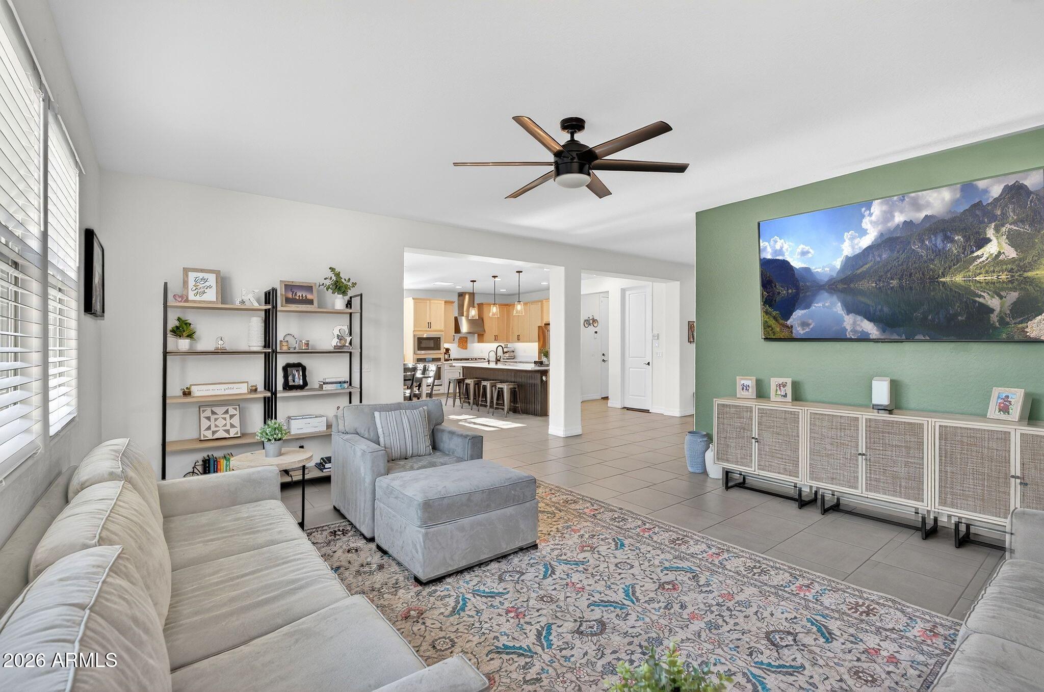 9511 E SATURN Avenue