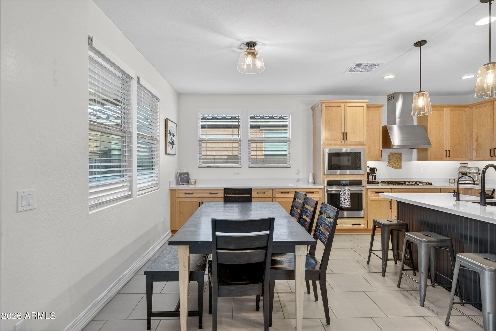 9511 E SATURN Avenue