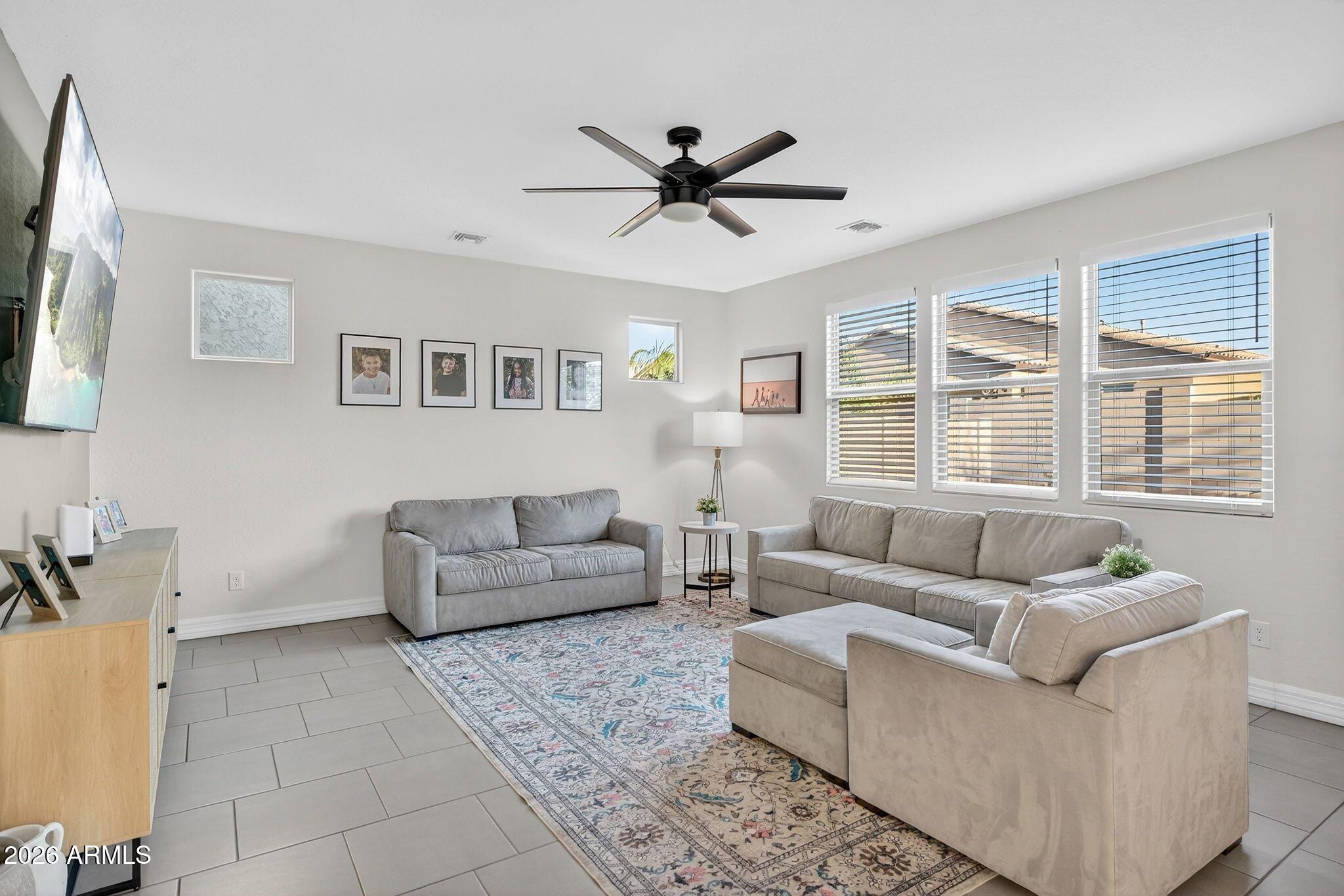 9511 E SATURN Avenue