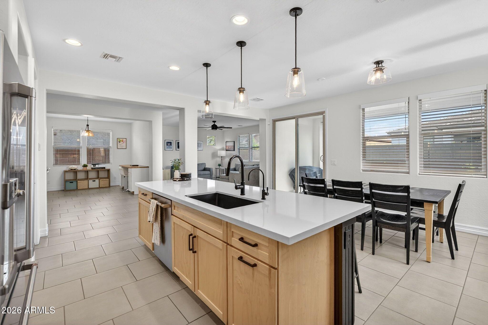 9511 E SATURN Avenue