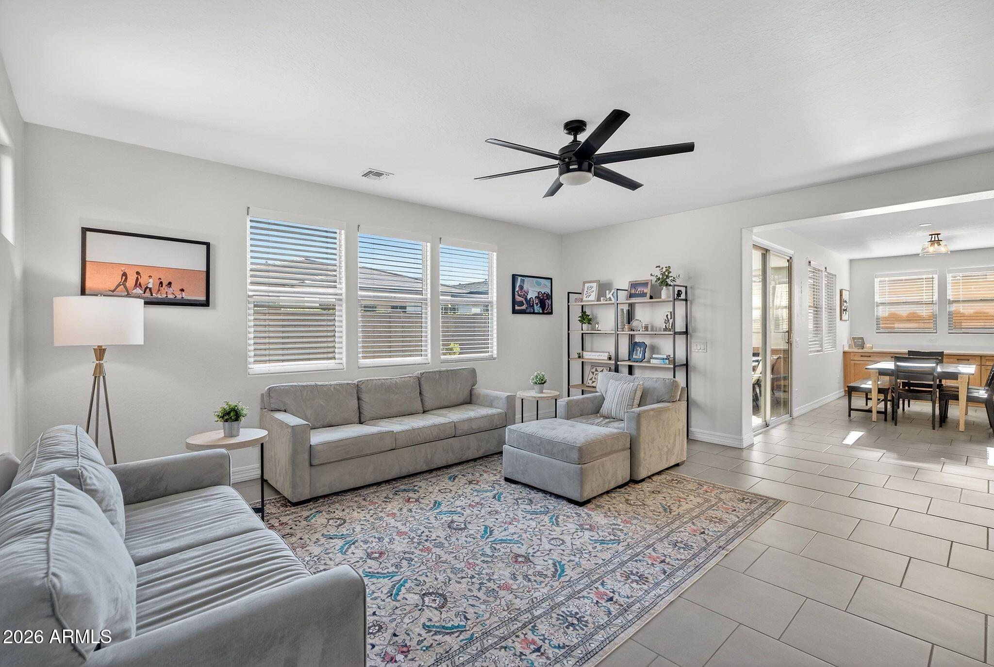 9511 E SATURN Avenue