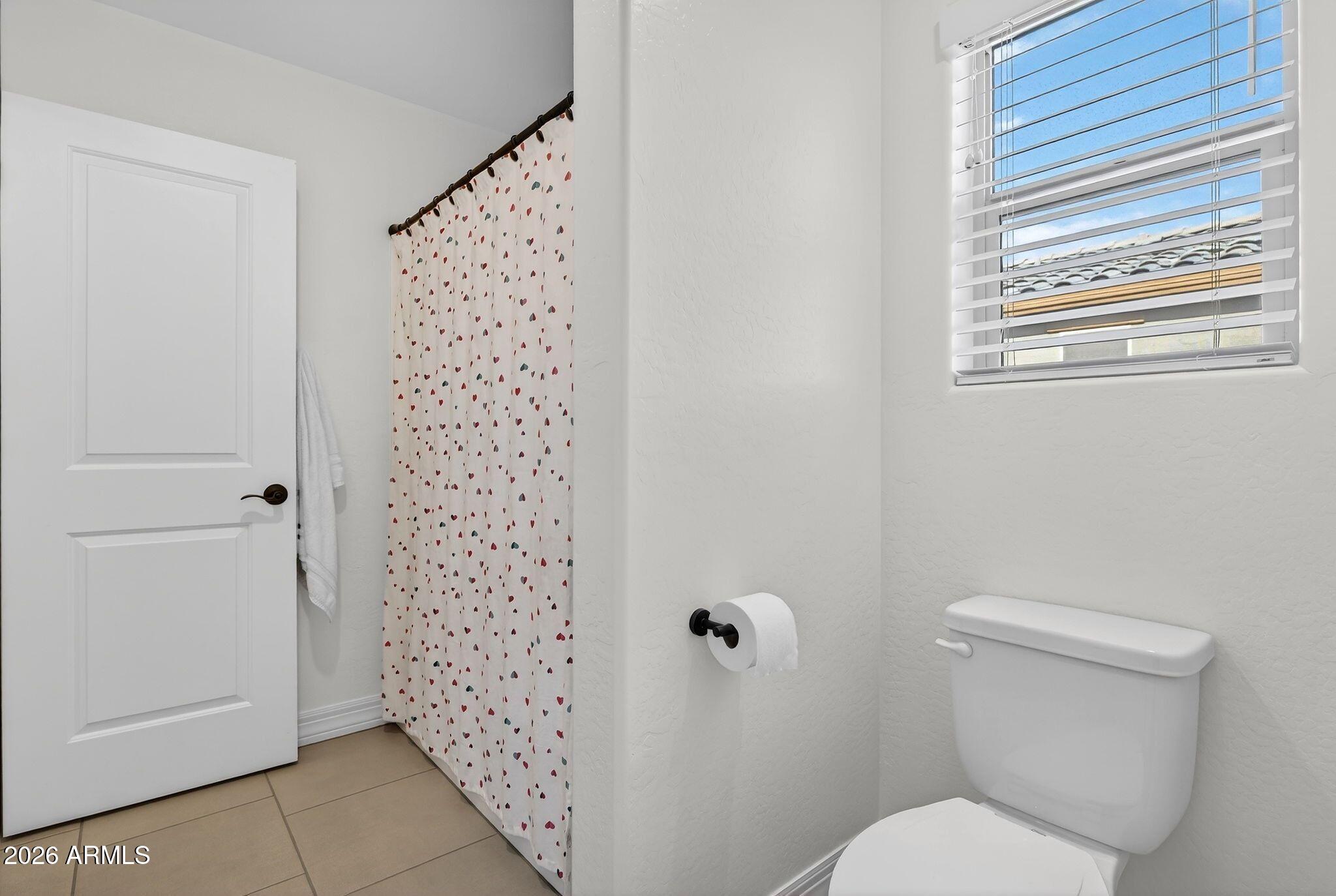 9511 E SATURN Avenue