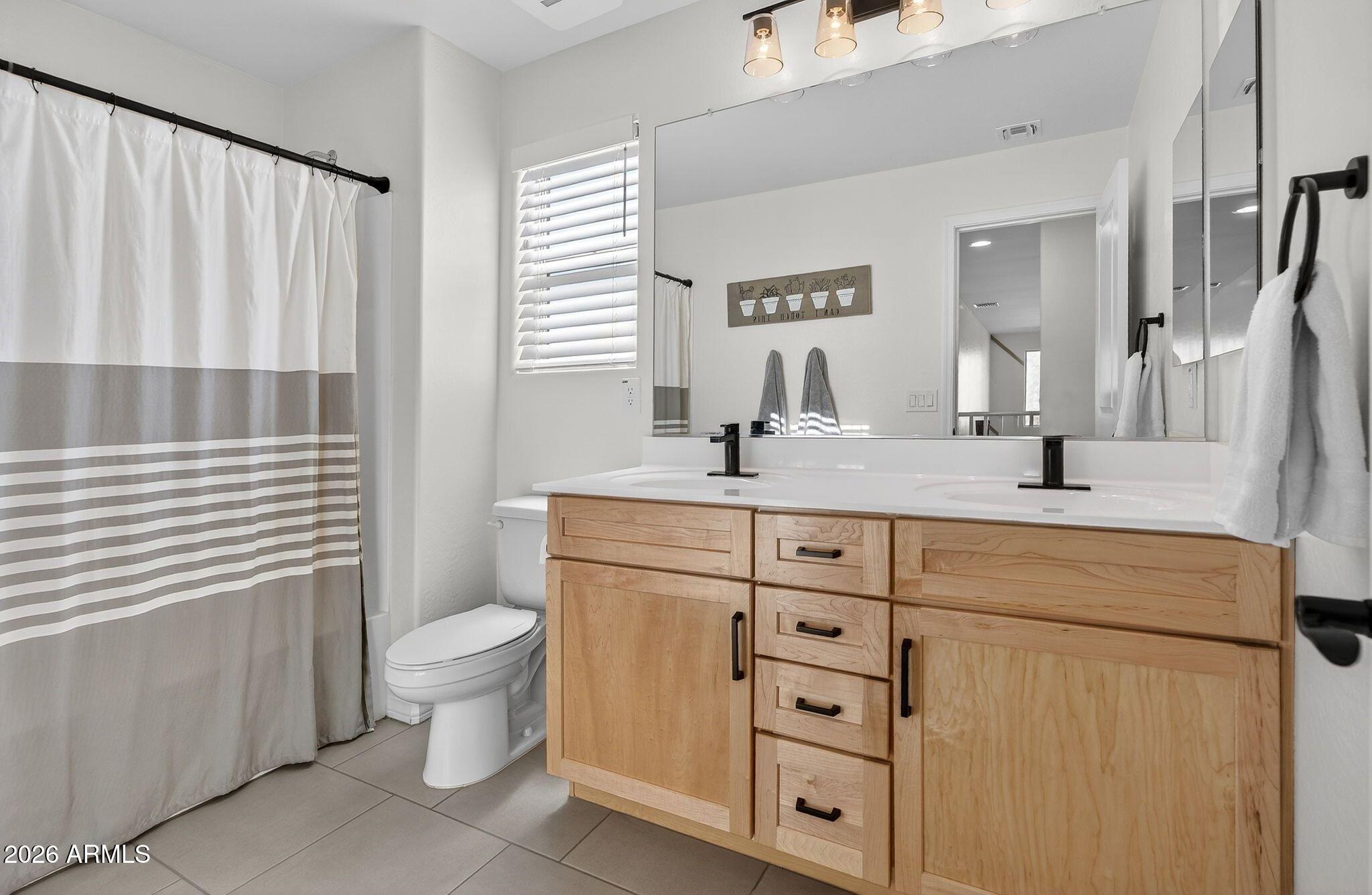 9511 E SATURN Avenue