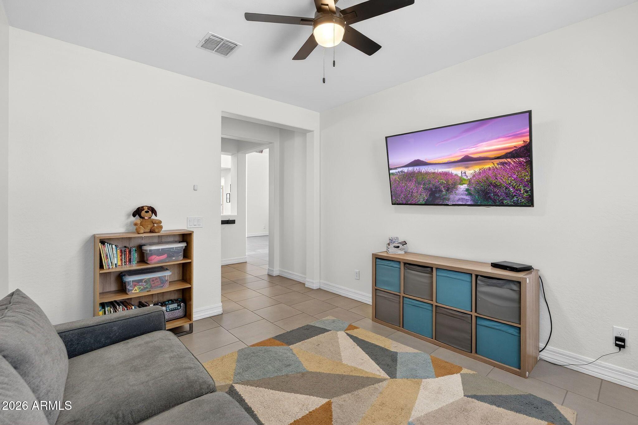 9511 E SATURN Avenue