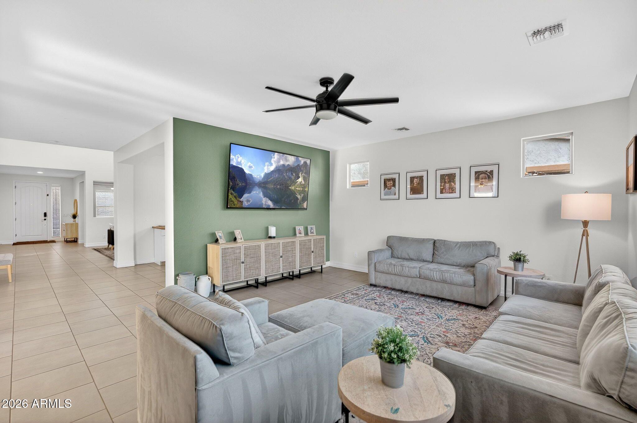 9511 E SATURN Avenue