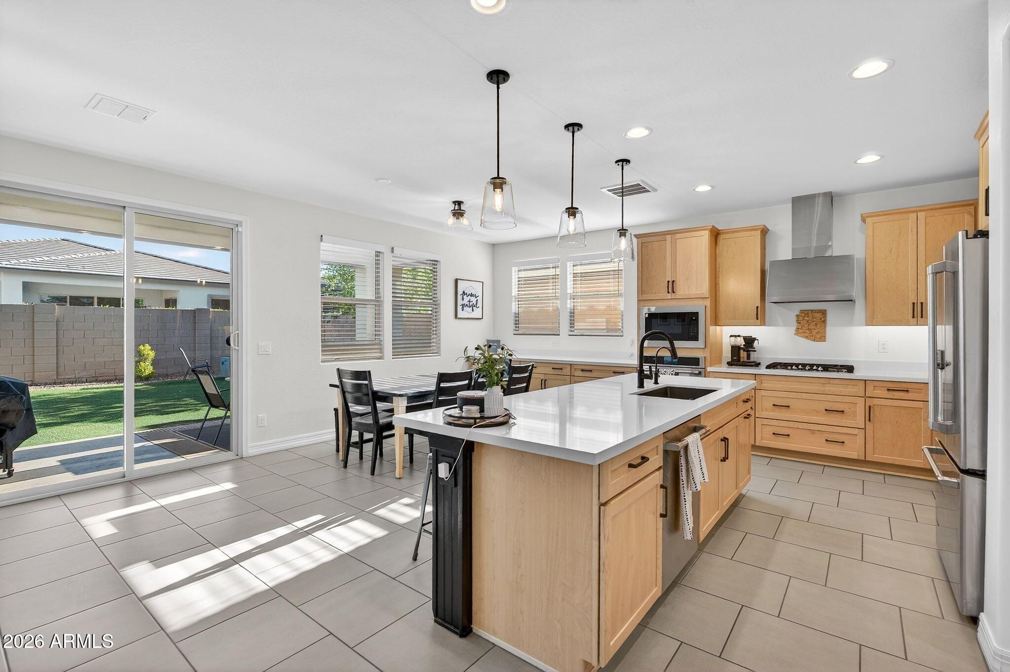 9511 E SATURN Avenue