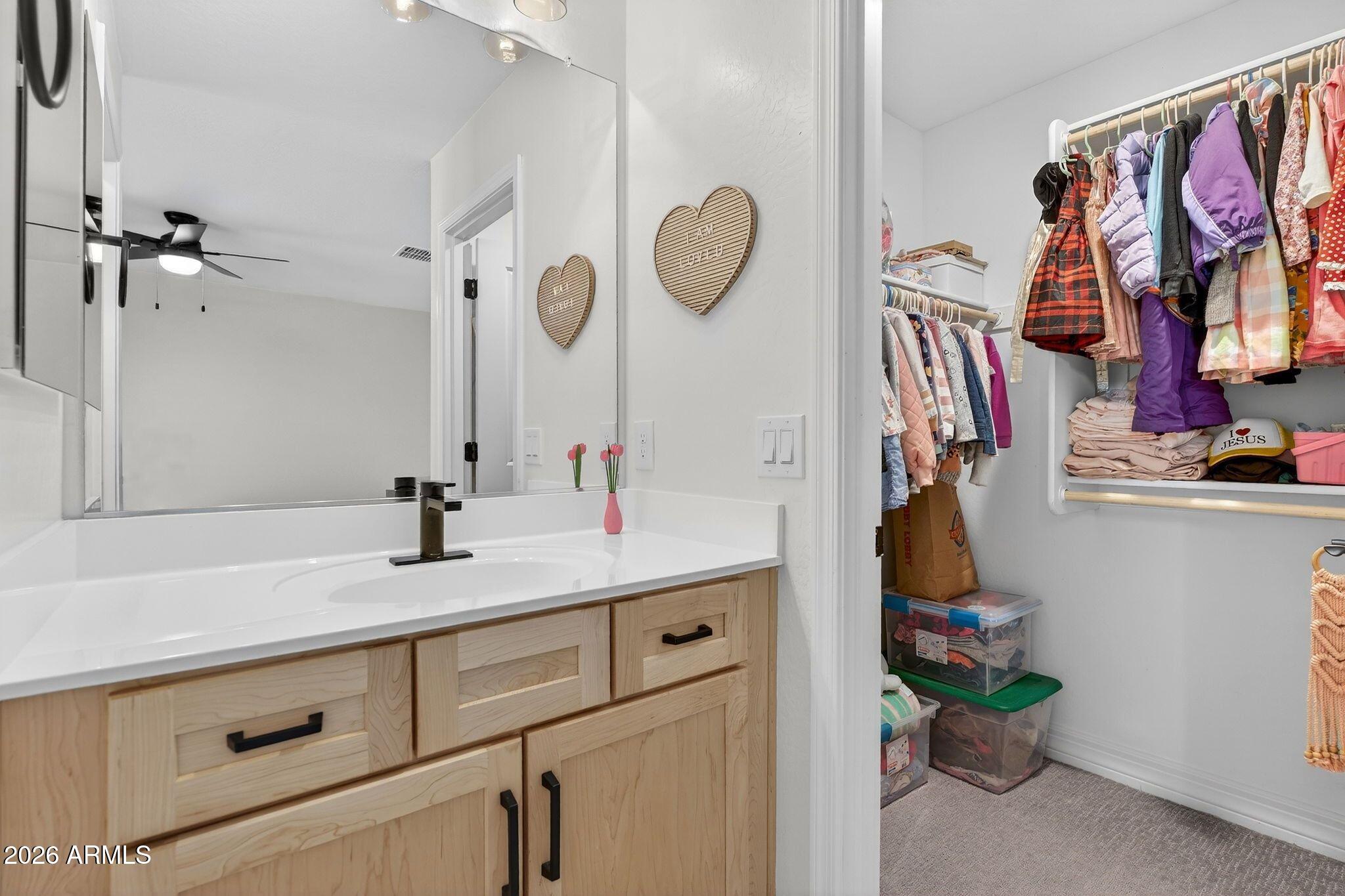 9511 E SATURN Avenue