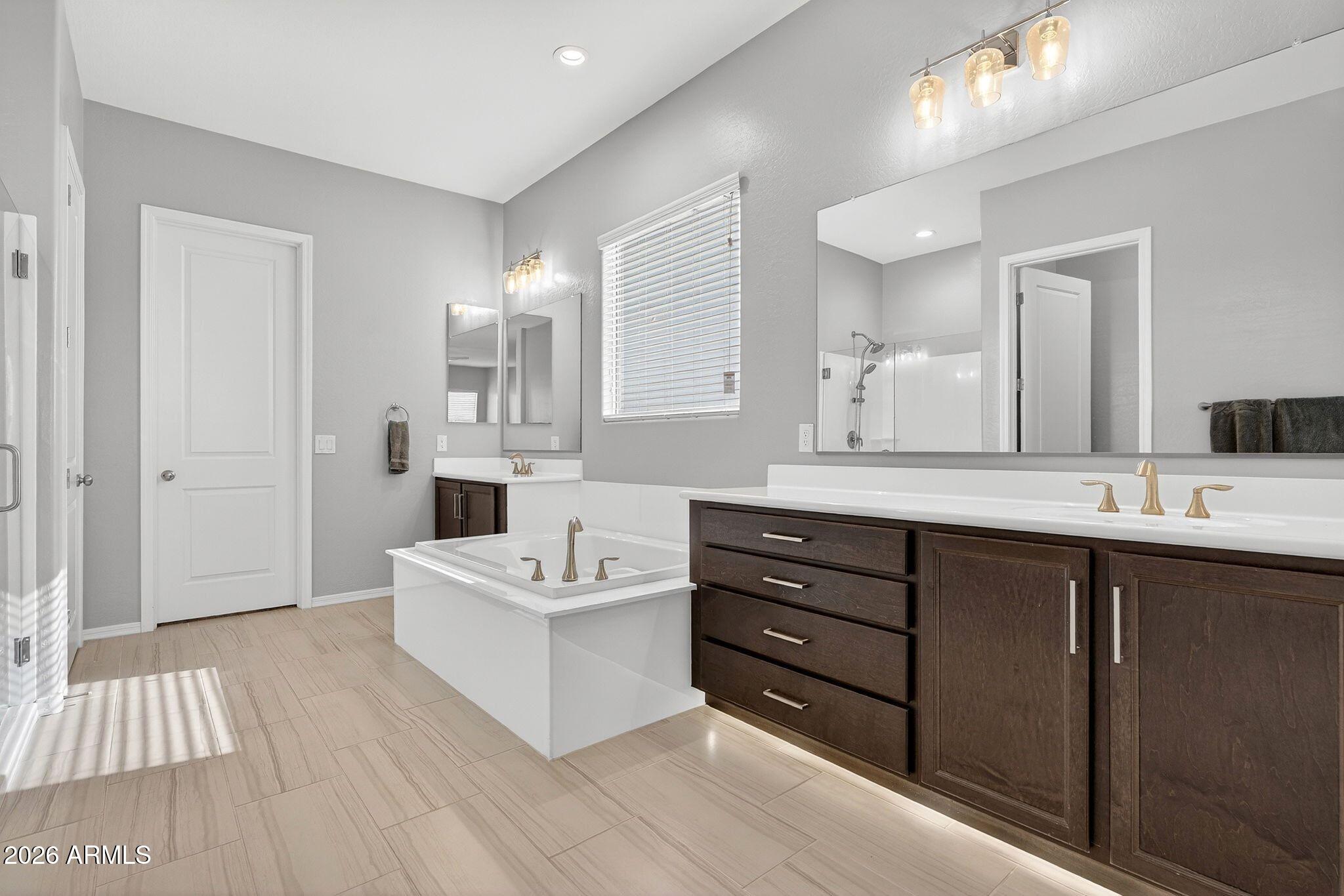 11541 E UTOPIA Avenue