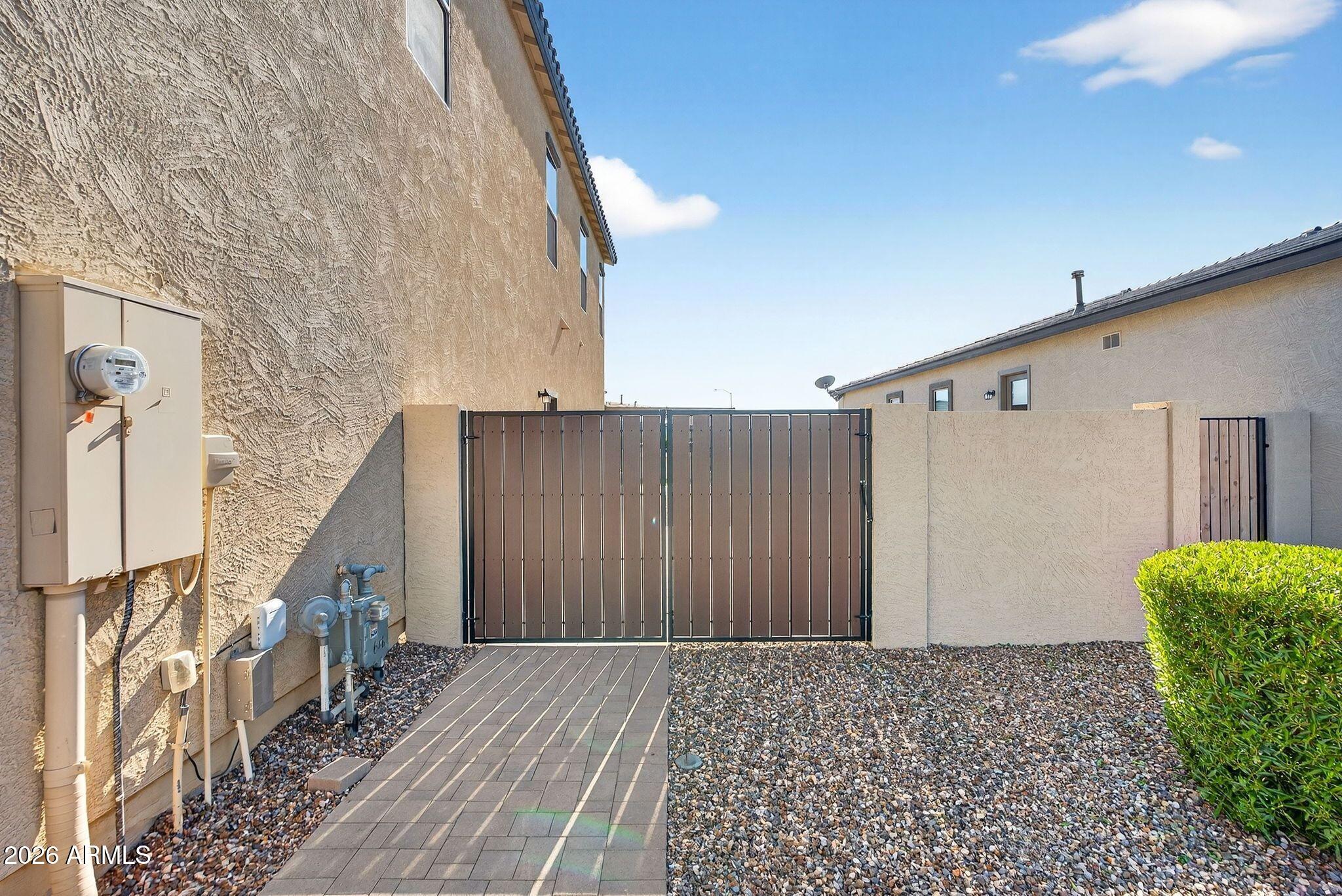 11541 E UTOPIA Avenue