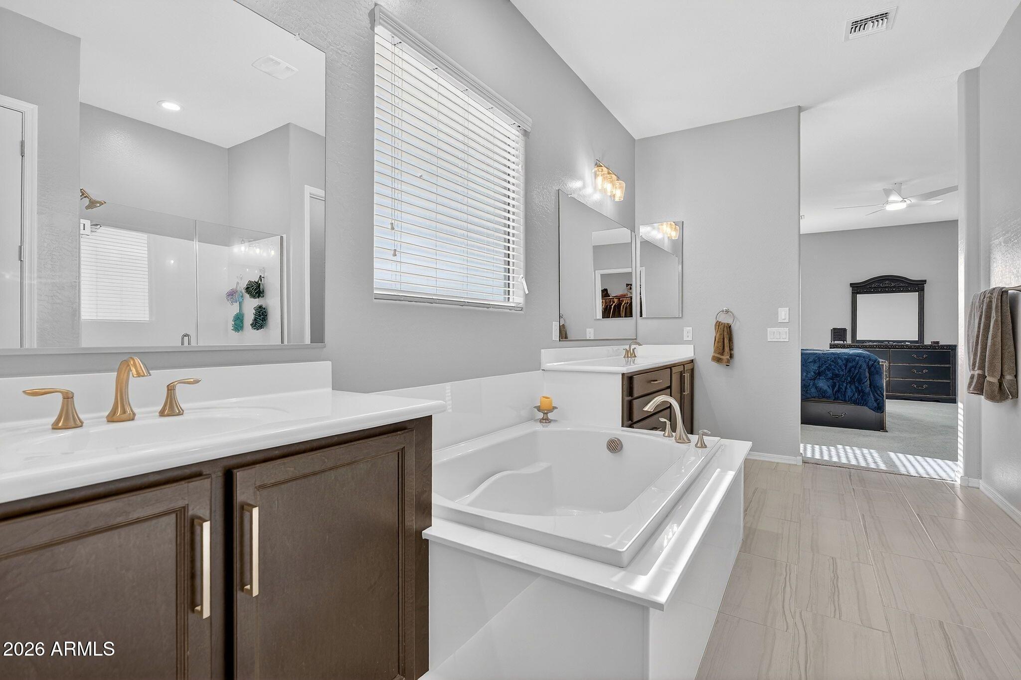 11541 E UTOPIA Avenue