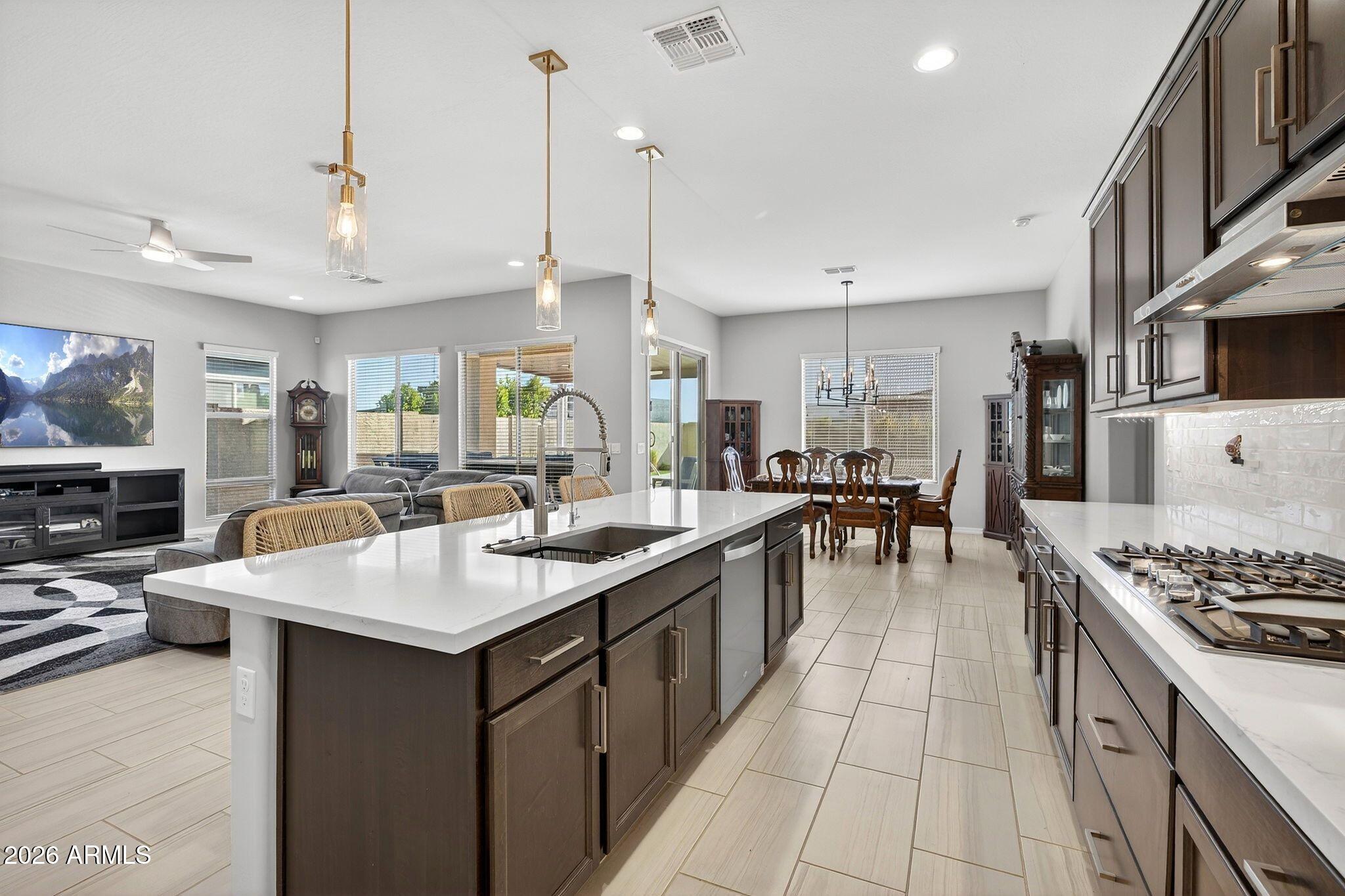 11541 E UTOPIA Avenue