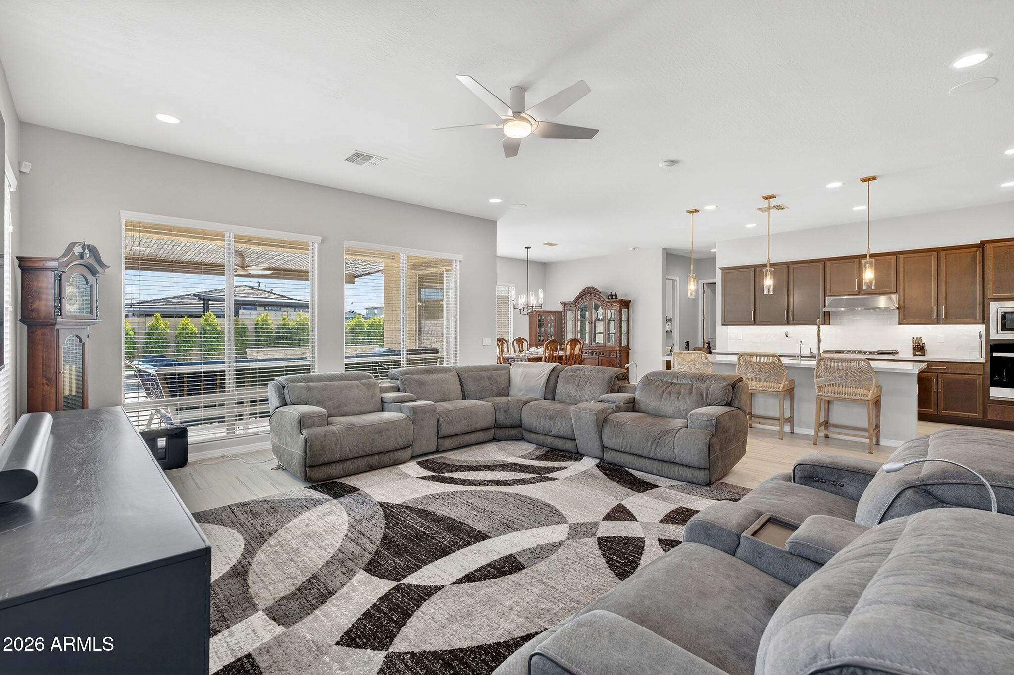 11541 E UTOPIA Avenue