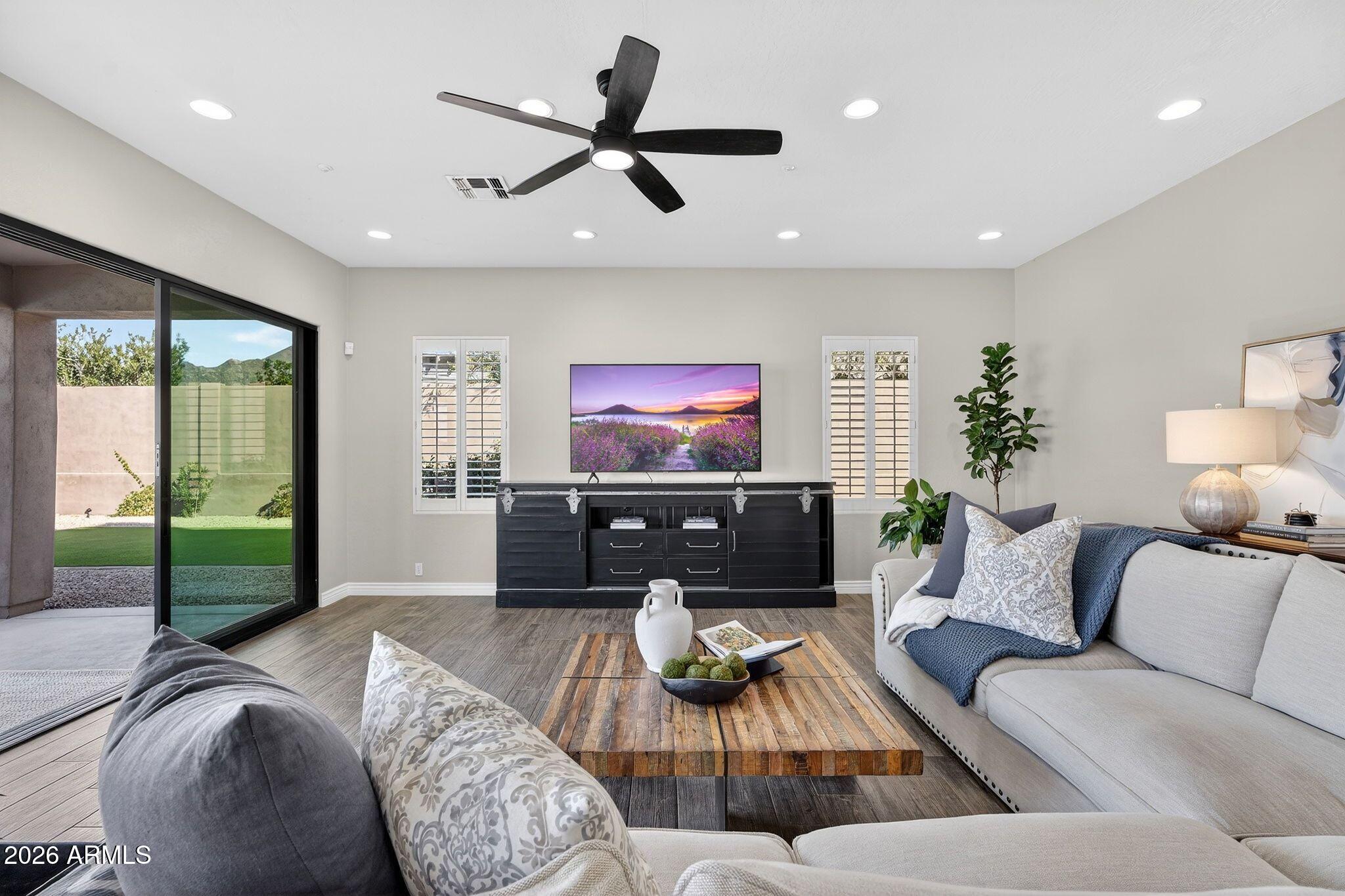 10674 E BUTHERUS Drive