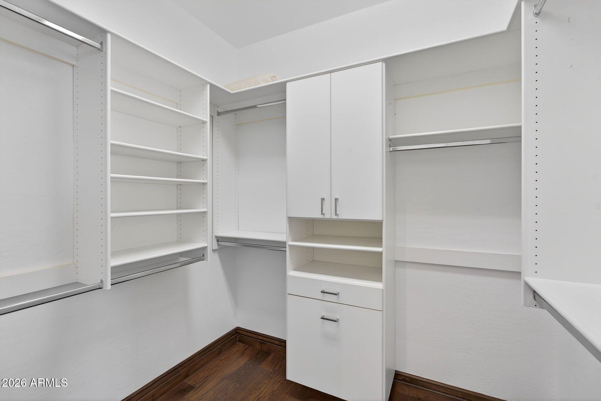 10674 E BUTHERUS Drive