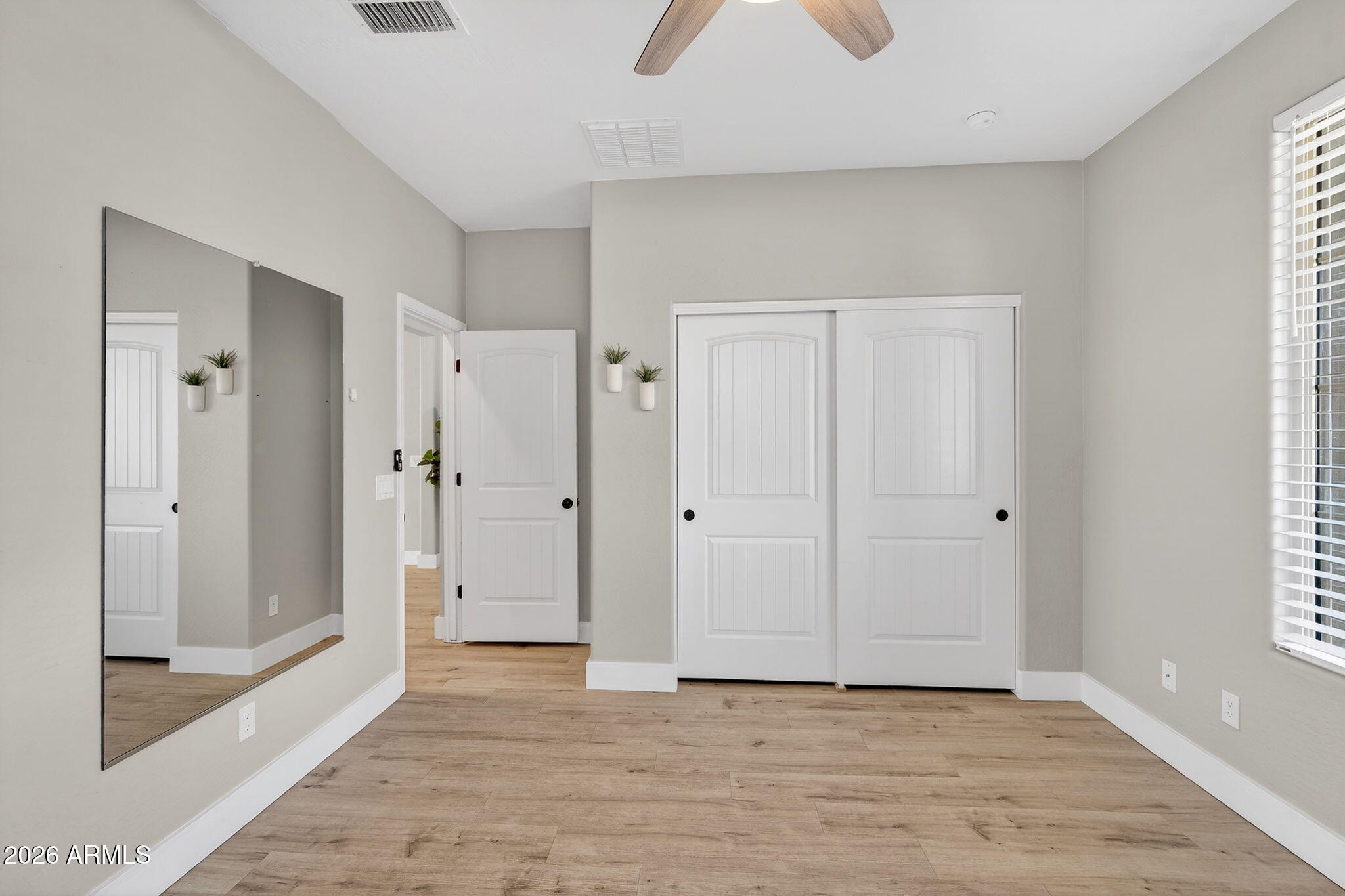 1663 W GORDON Street