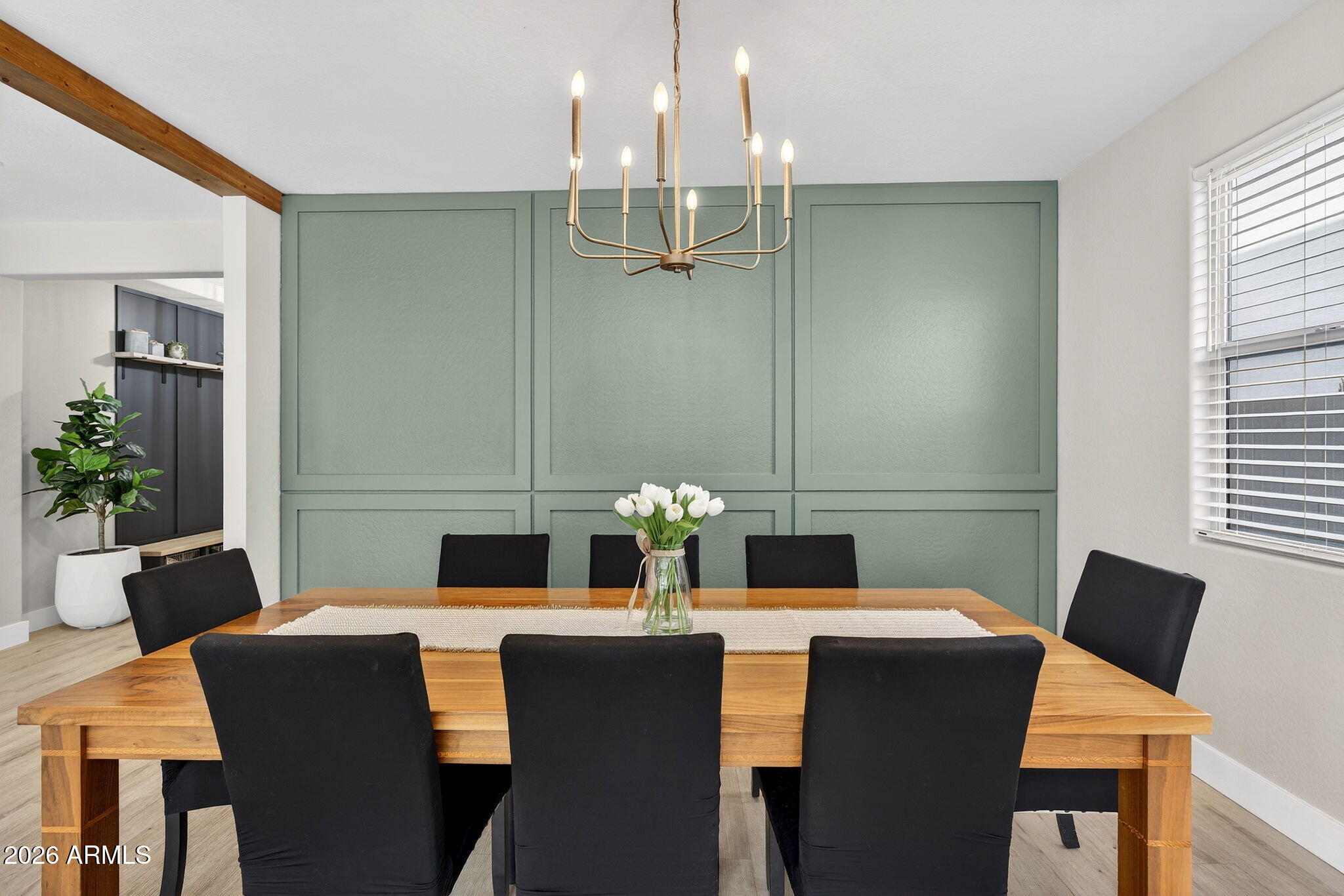 1663 W GORDON Street