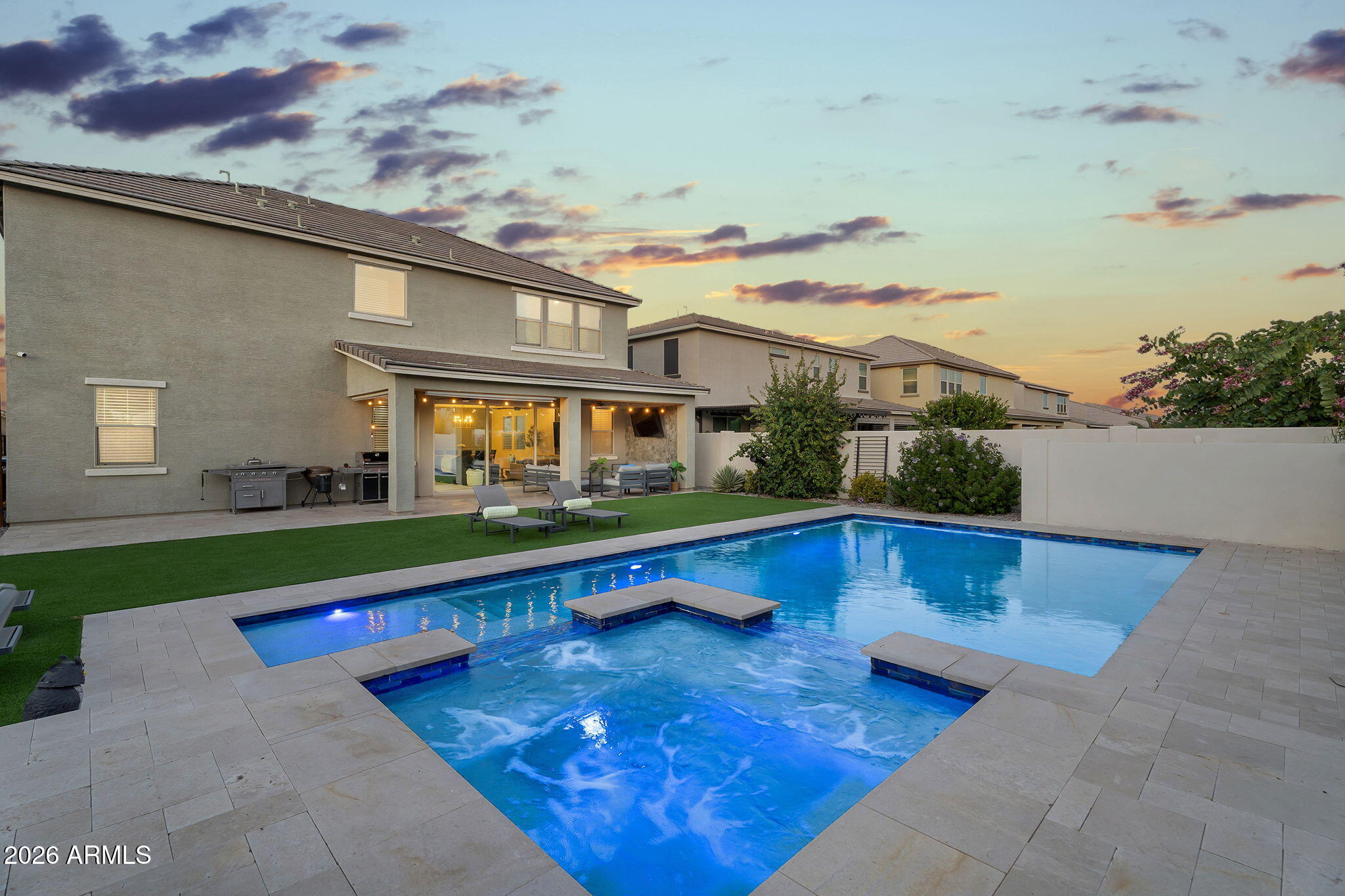 1663 W GORDON Street