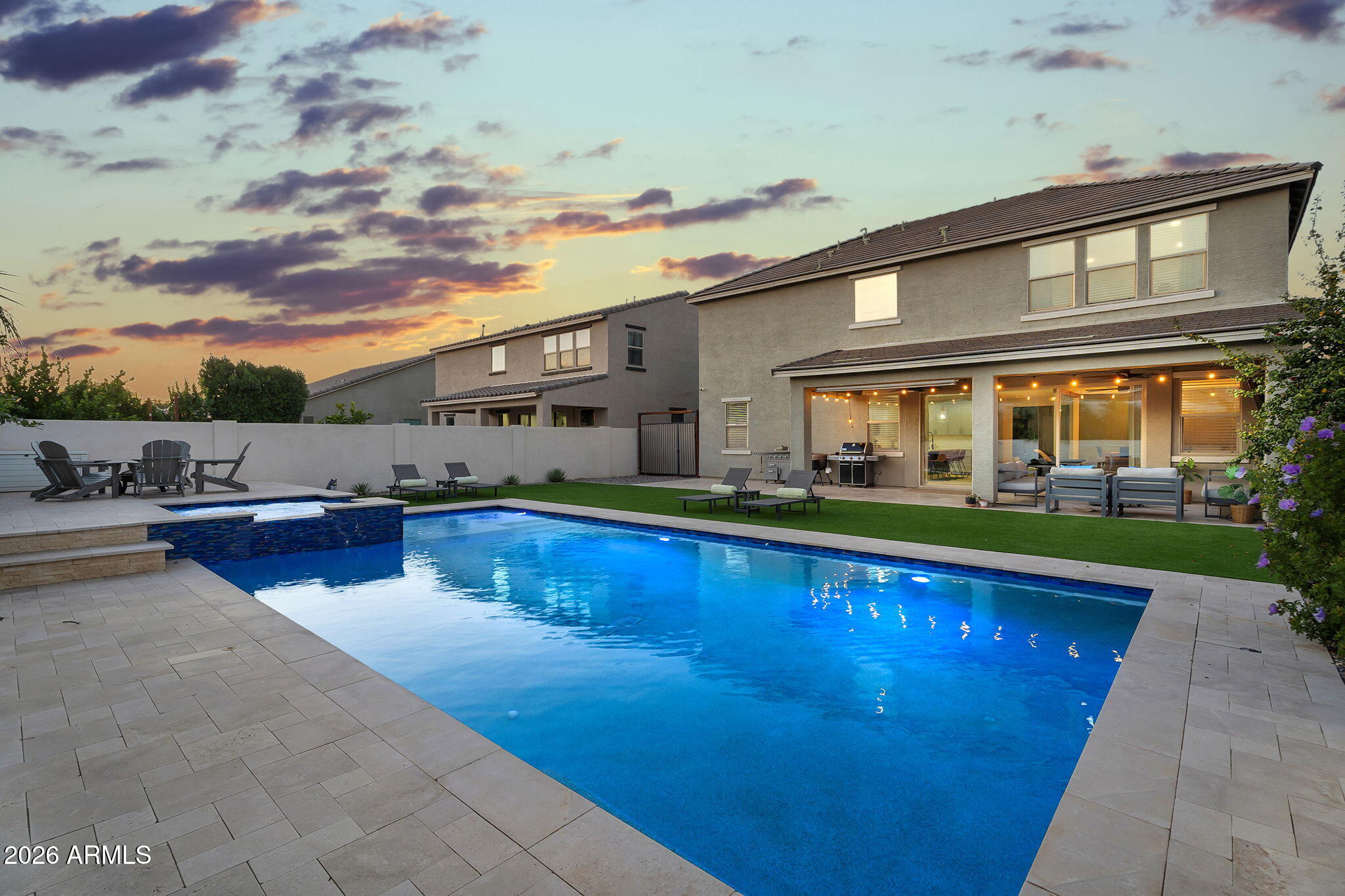 1663 W GORDON Street