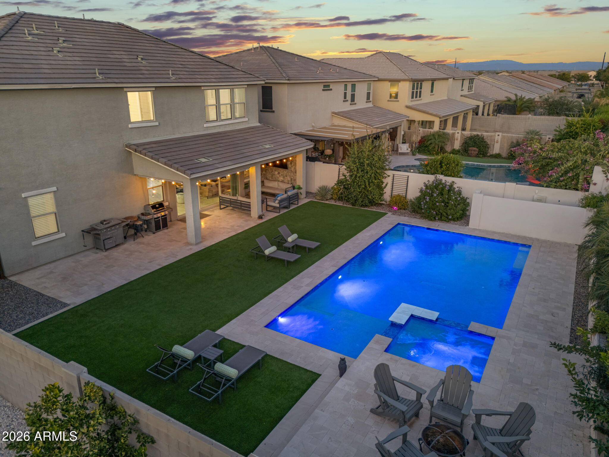 1663 W GORDON Street