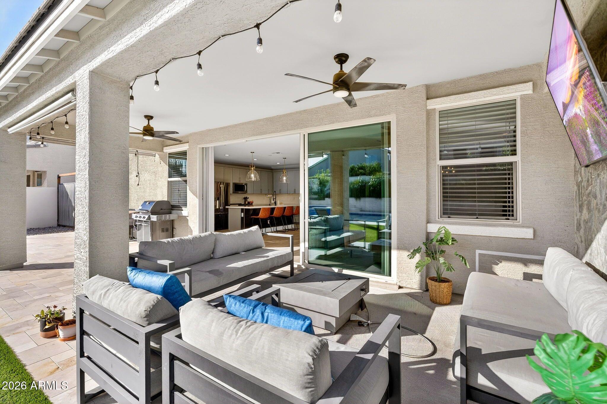 1663 W GORDON Street