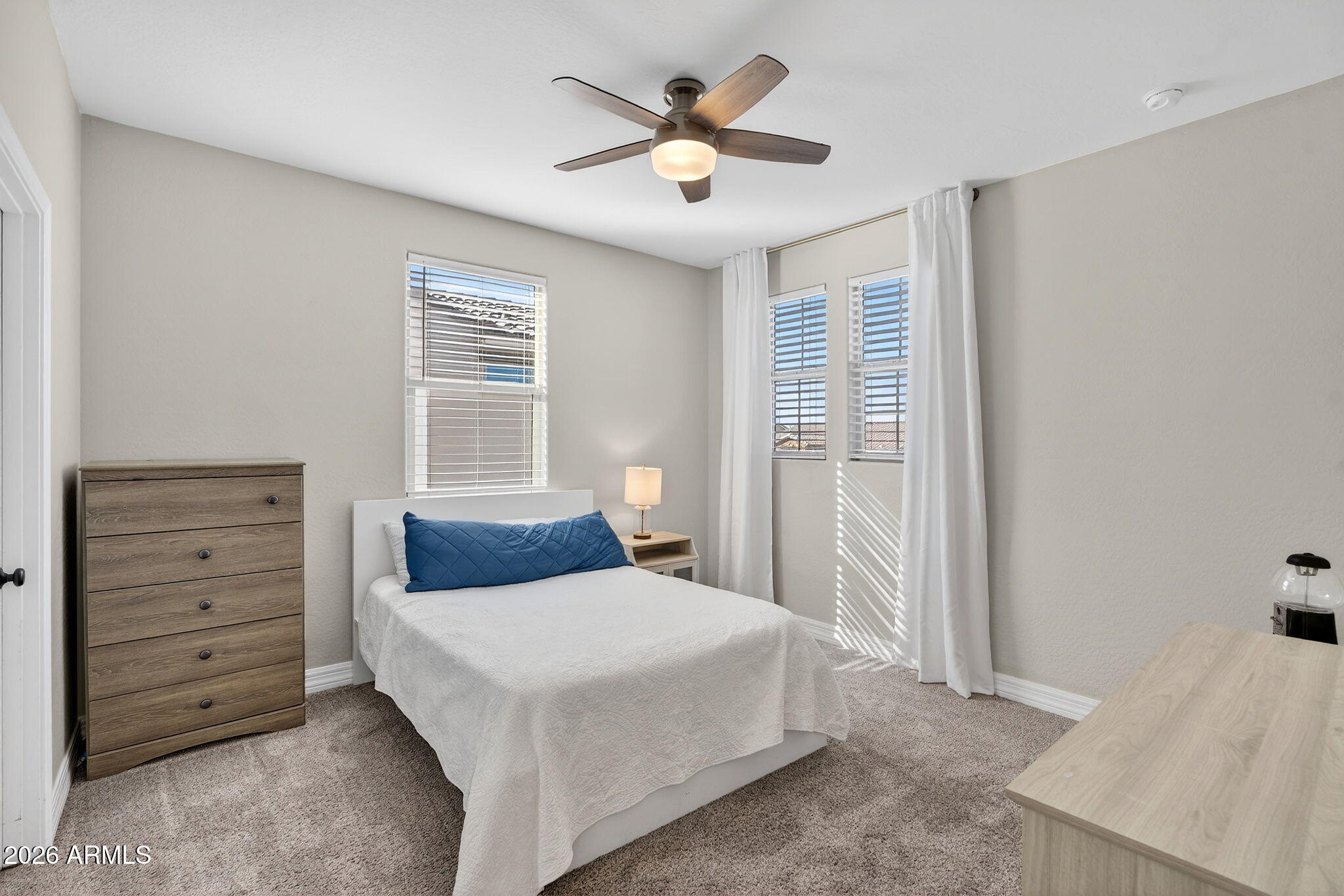 1663 W GORDON Street