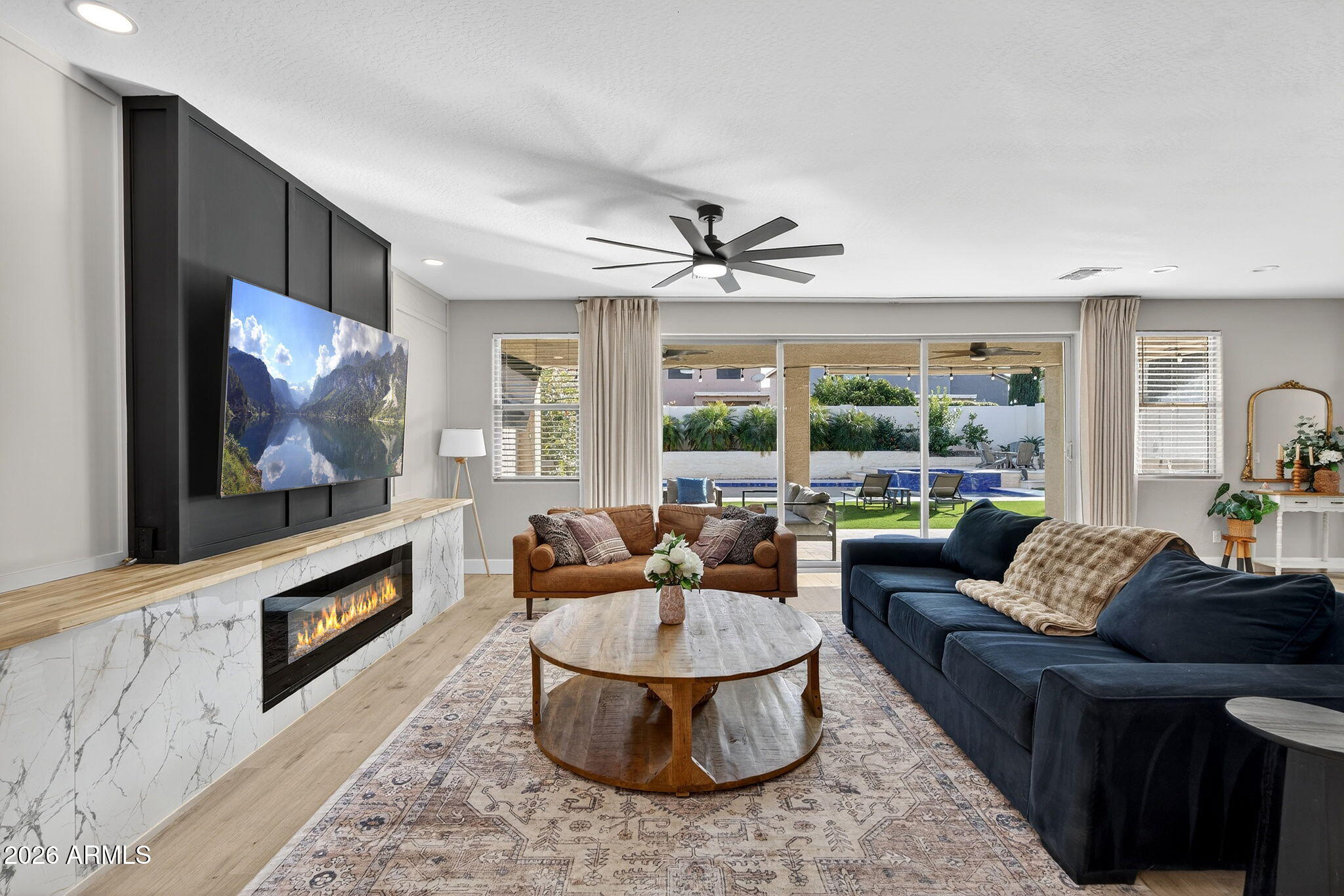 1663 W GORDON Street