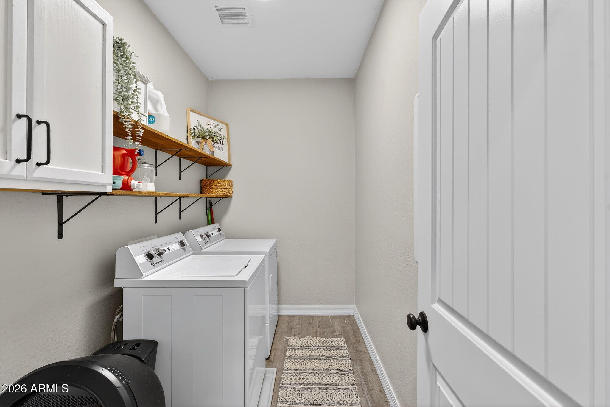 1663 W GORDON Street