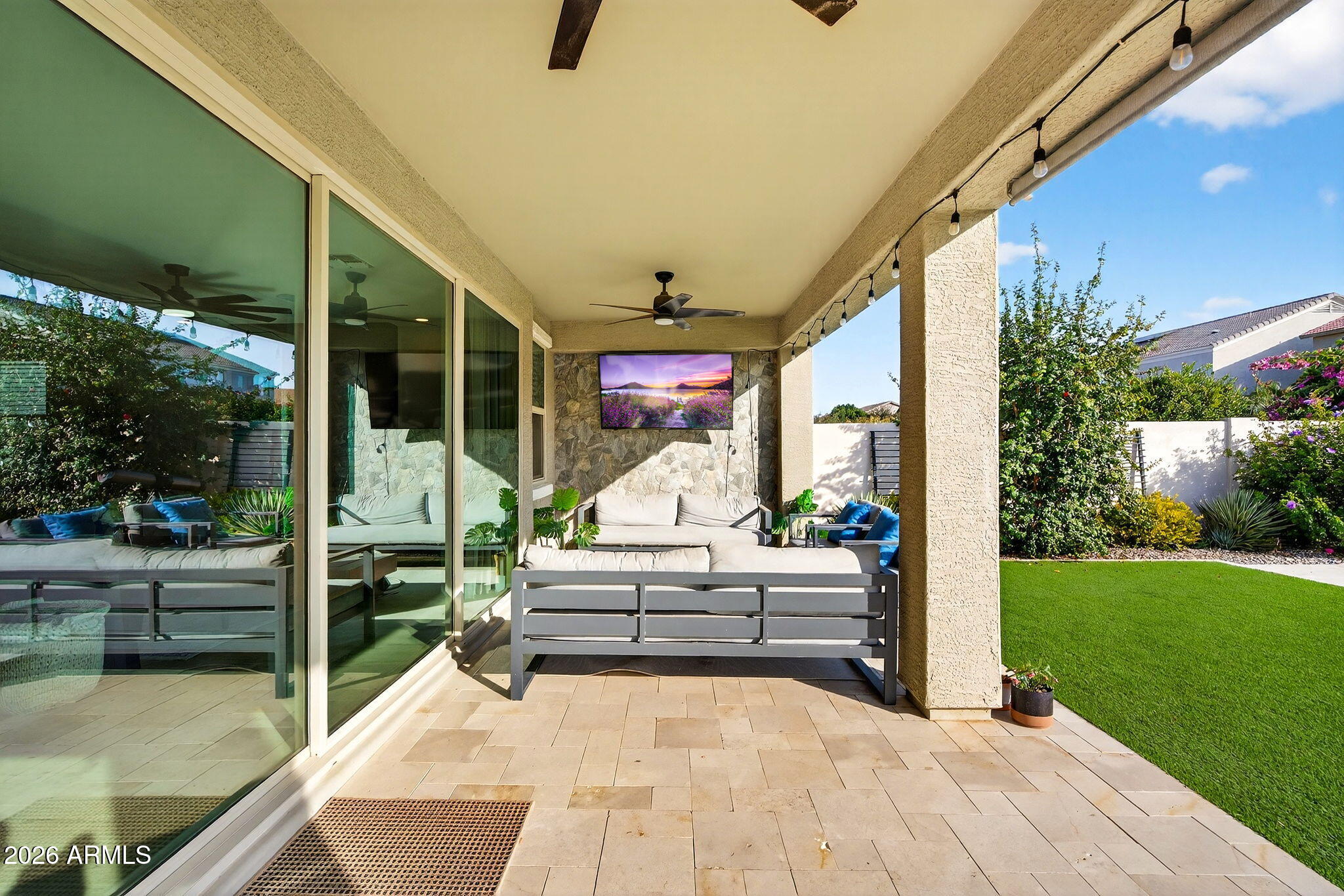 1663 W GORDON Street