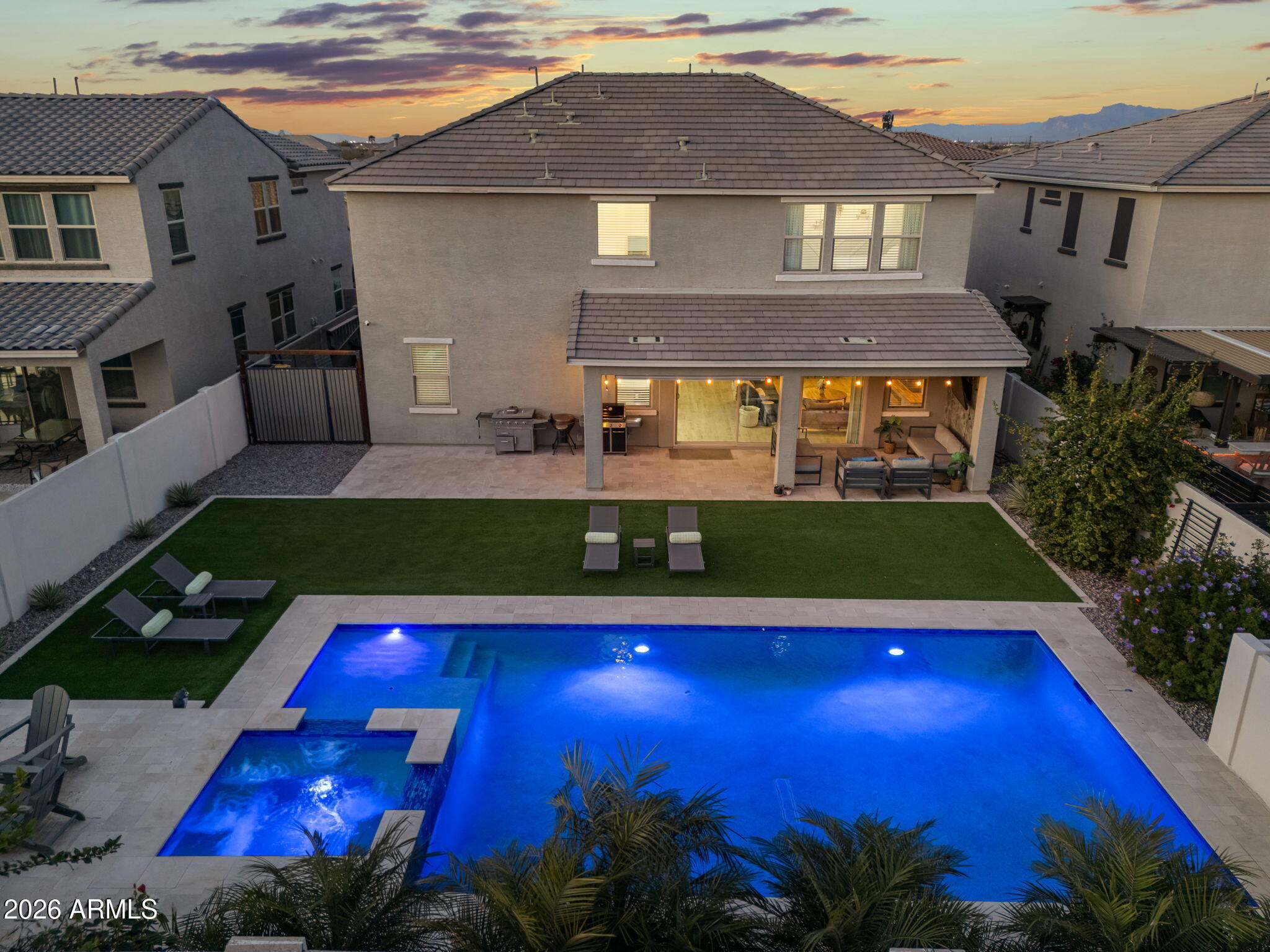 1663 W GORDON Street