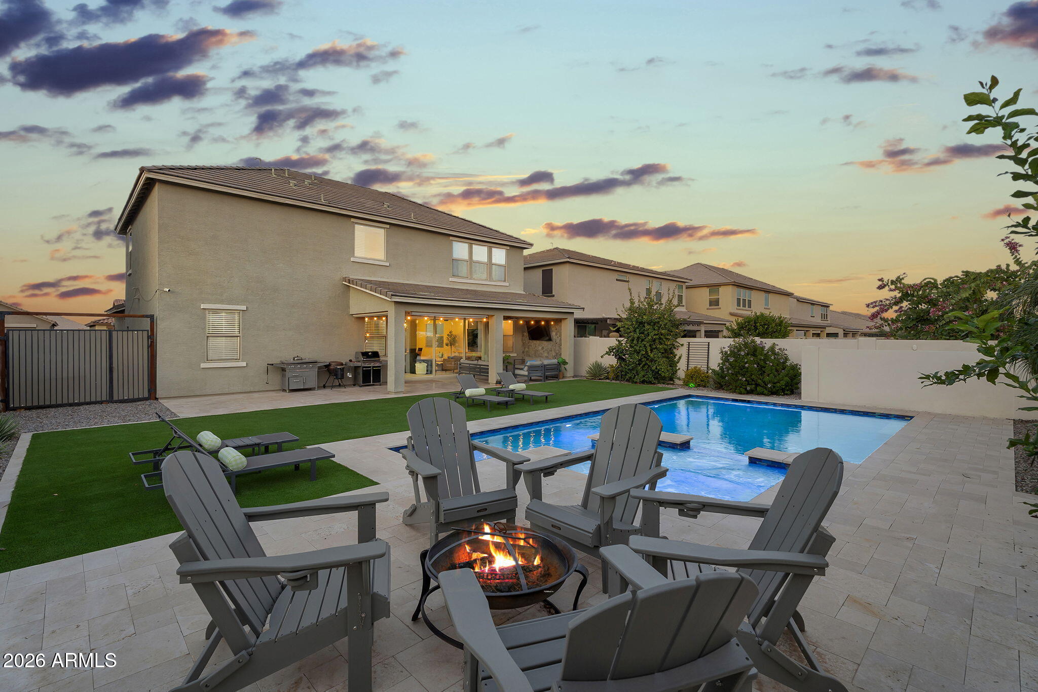 1663 W GORDON Street