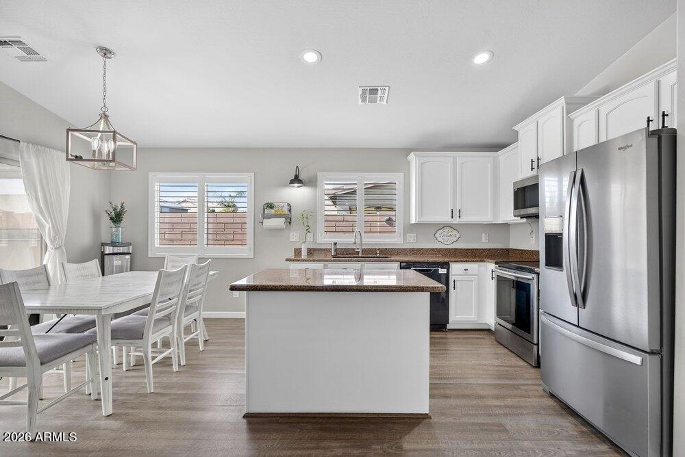 2033 E SADDLEBROOK Road