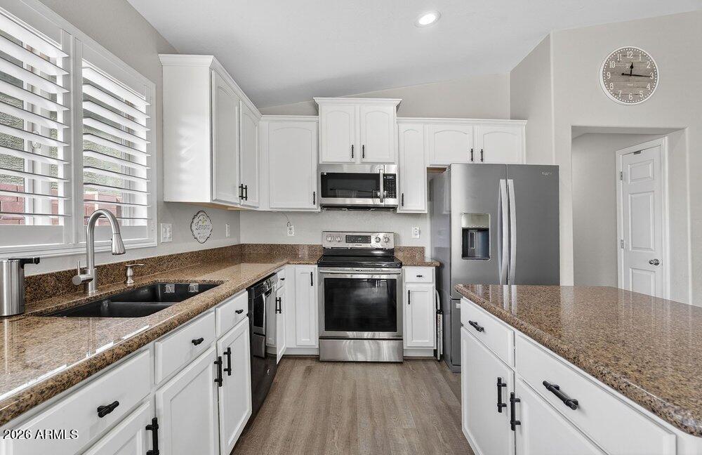 2033 E SADDLEBROOK Road