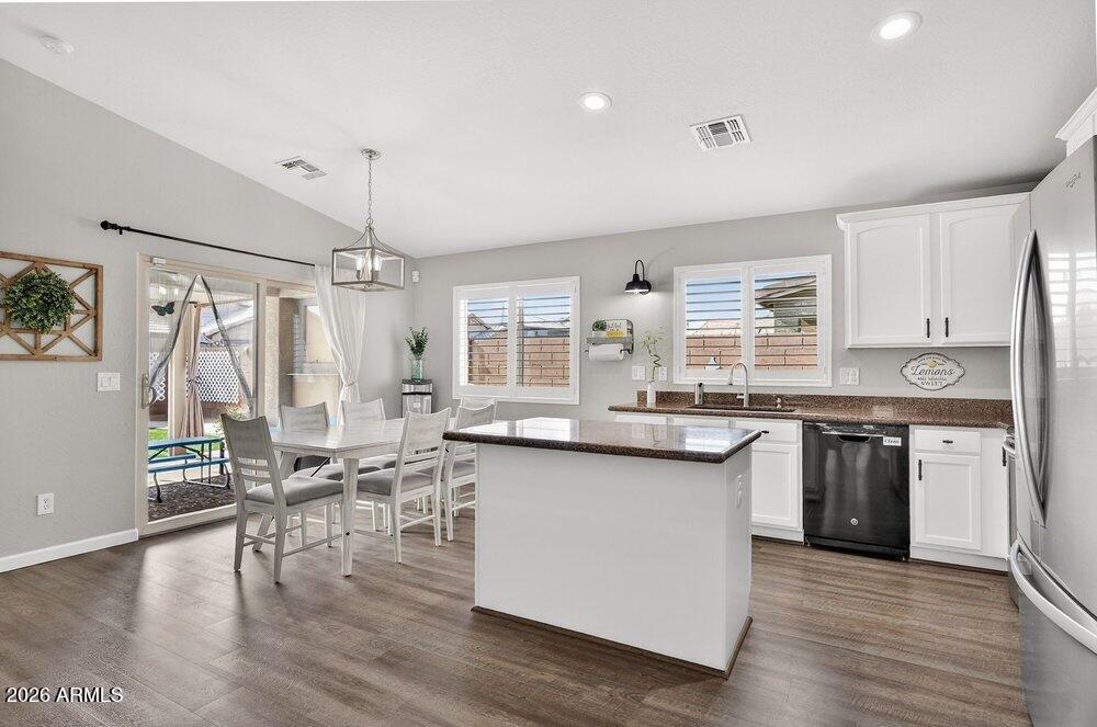 2033 E SADDLEBROOK Road